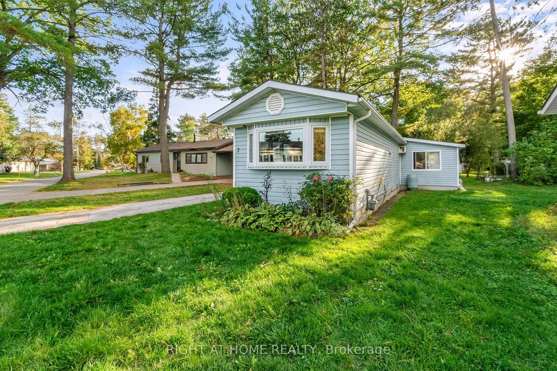 Photo 1 of 3 Carruthers Street S, Wasaga Beach — HOMEH