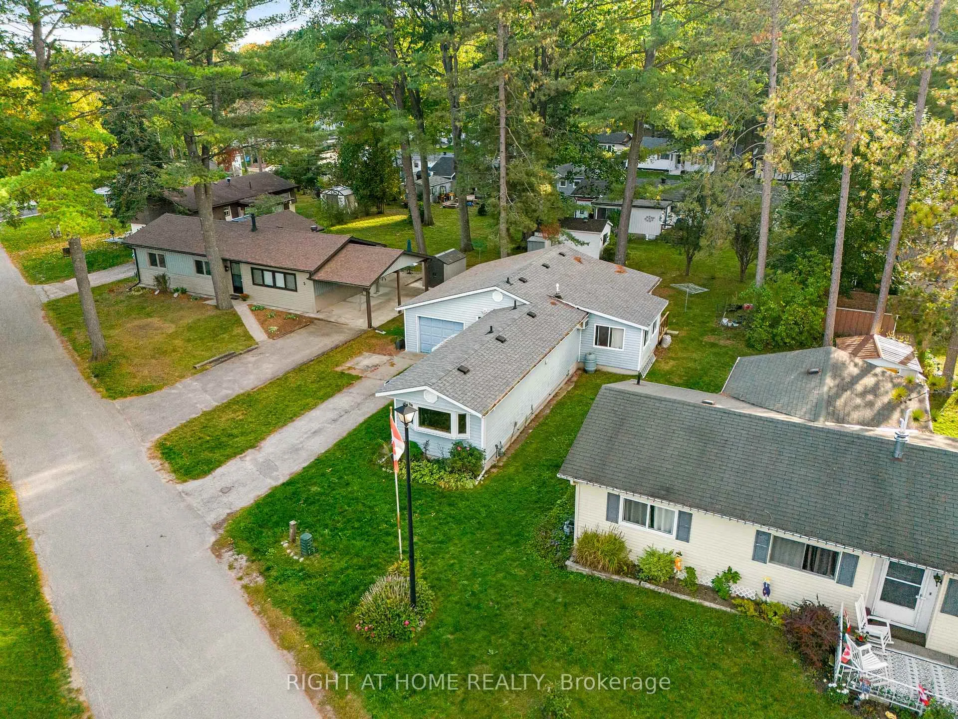 Photo 3 of 3 Carruthers Street S, Wasaga Beach — HOMEH