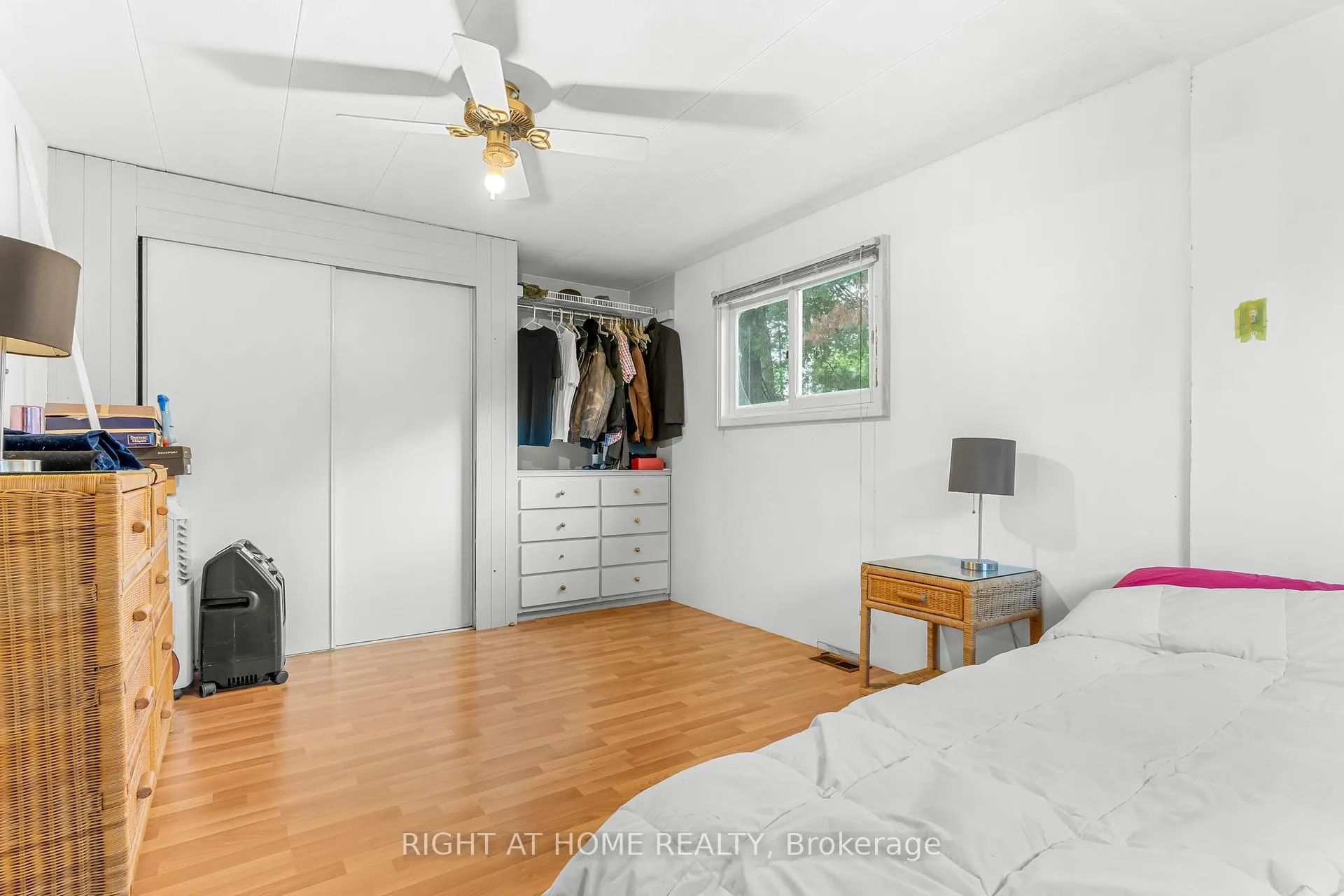 Photo 10 of 3 Carruthers Street S, Wasaga Beach — HOMEH