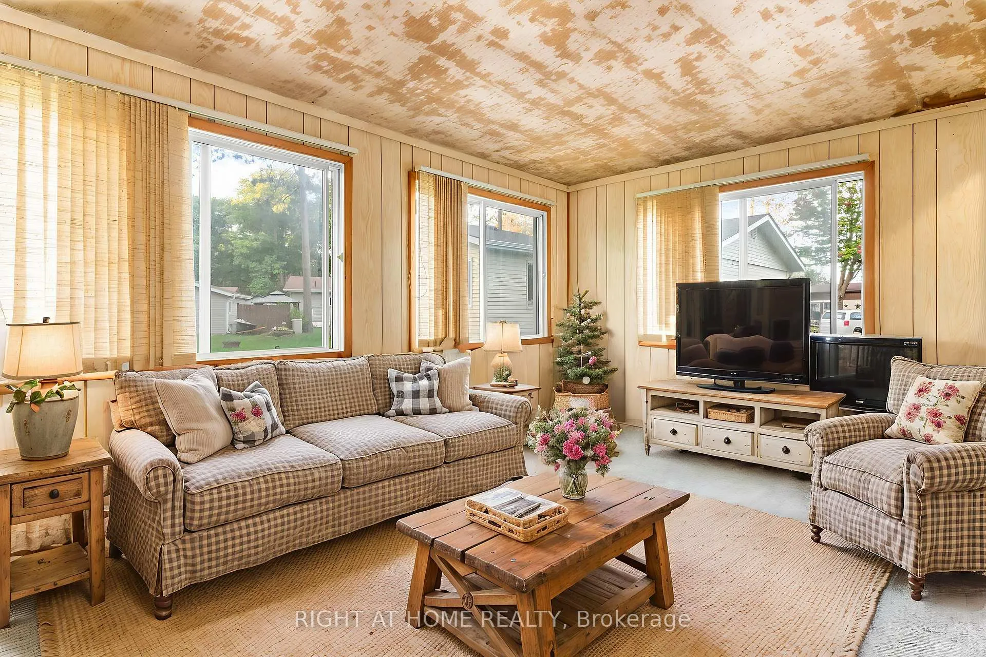 Photo 14 of 3 Carruthers Street S, Wasaga Beach — HOMEH