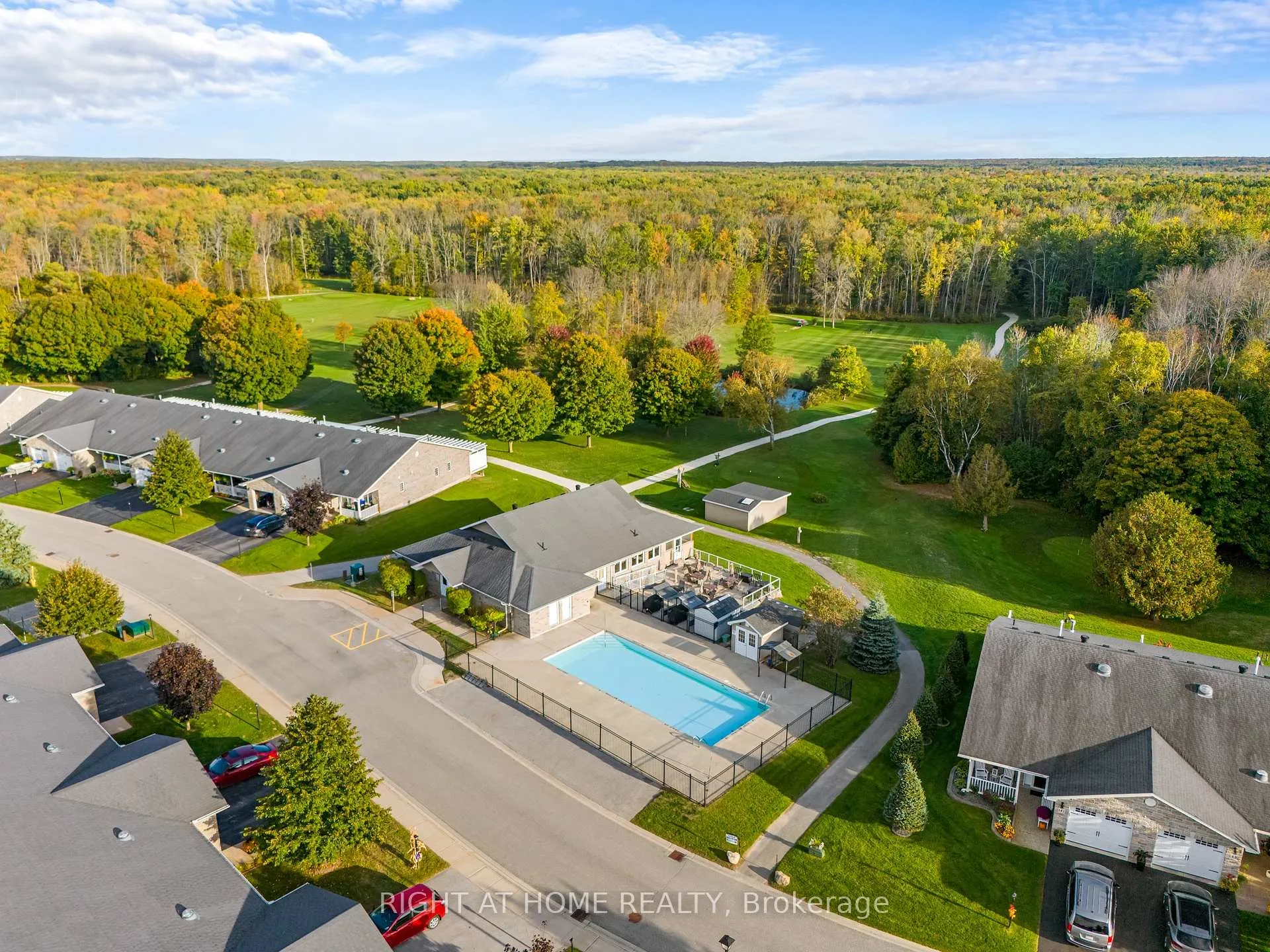 Photo 18 of 3 Carruthers Street S, Wasaga Beach — HOMEH