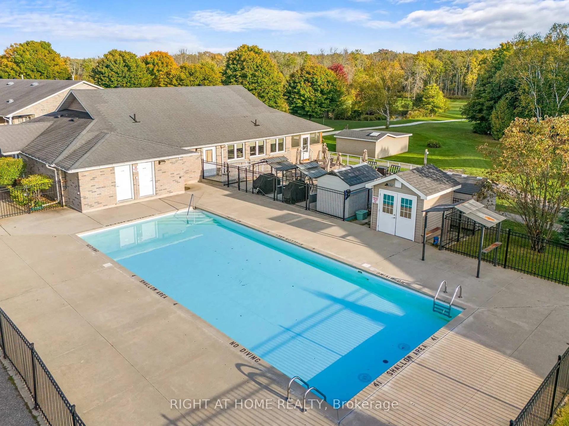 Photo 19 of 3 Carruthers Street S, Wasaga Beach — HOMEH
