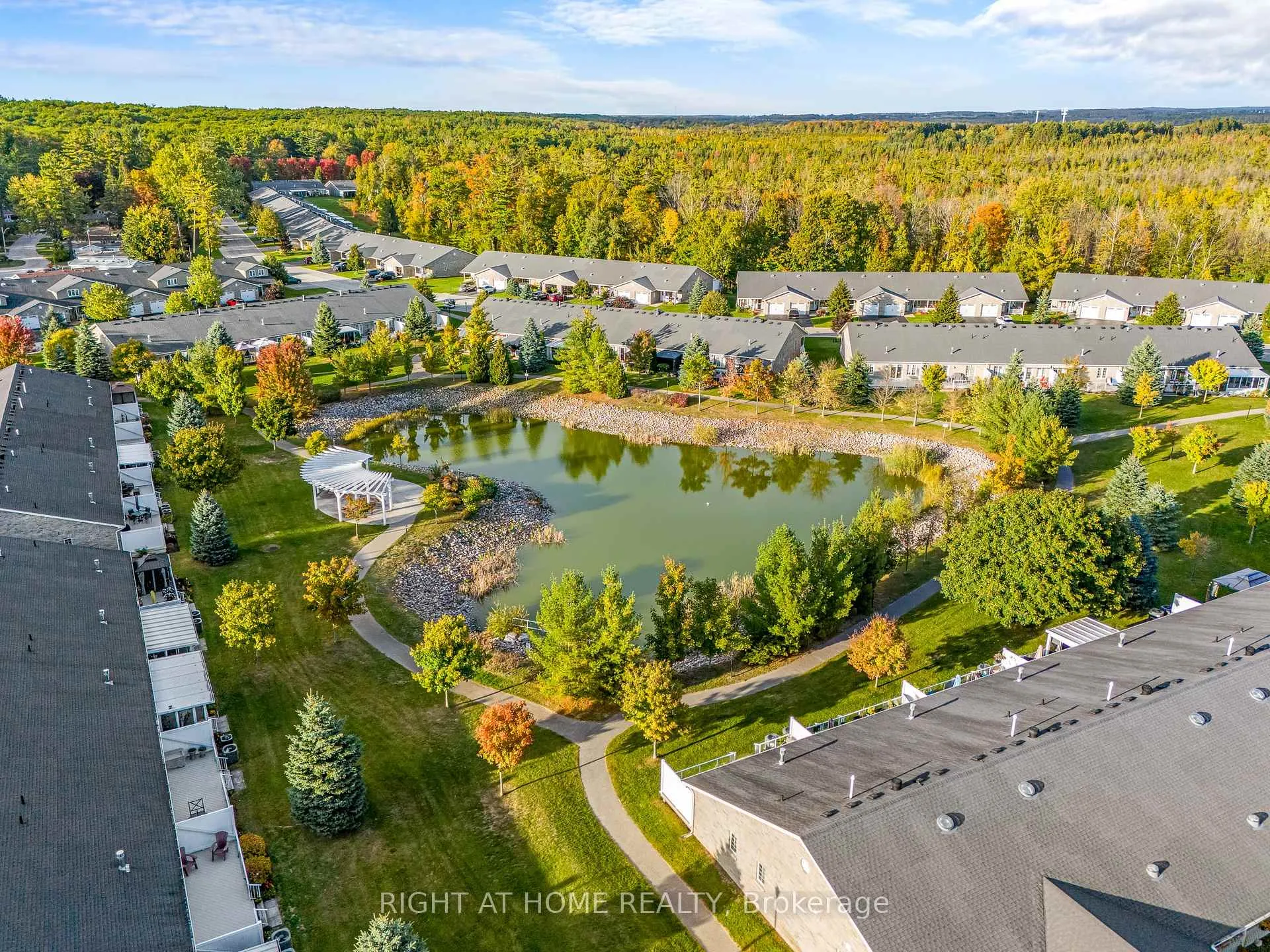 Photo 23 of 3 Carruthers Street S, Wasaga Beach — HOMEH