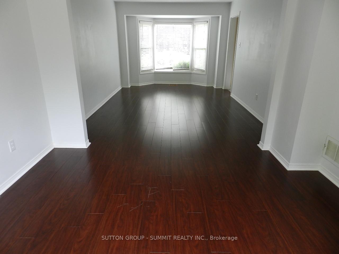 Photo 4 of 20 Dehart Drive, Whitby, Rolling Acres — HOMEH
