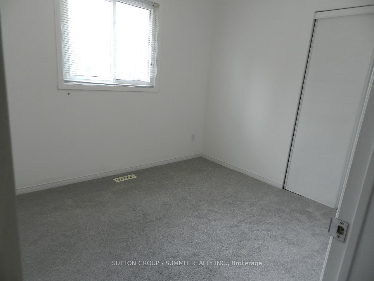 Photo 11 of 20 Dehart Drive, Whitby, Rolling Acres — HOMEH
