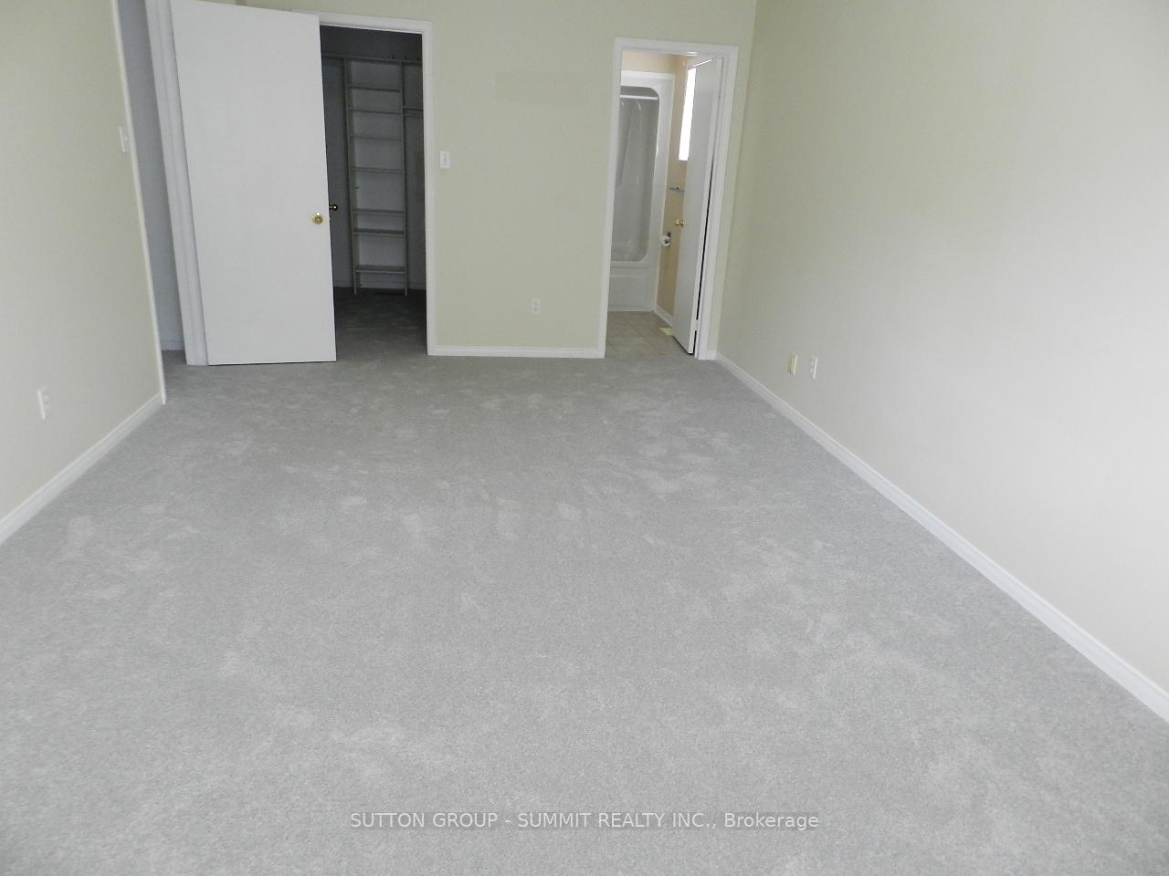 Photo 13 of 20 Dehart Drive, Whitby, Rolling Acres — HOMEH