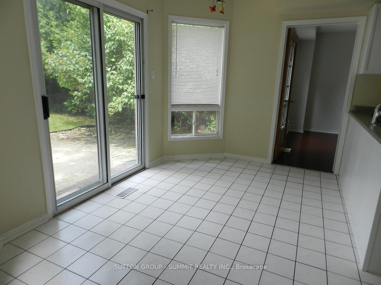 Photo 16 of 20 Dehart Drive, Whitby, Rolling Acres — HOMEH