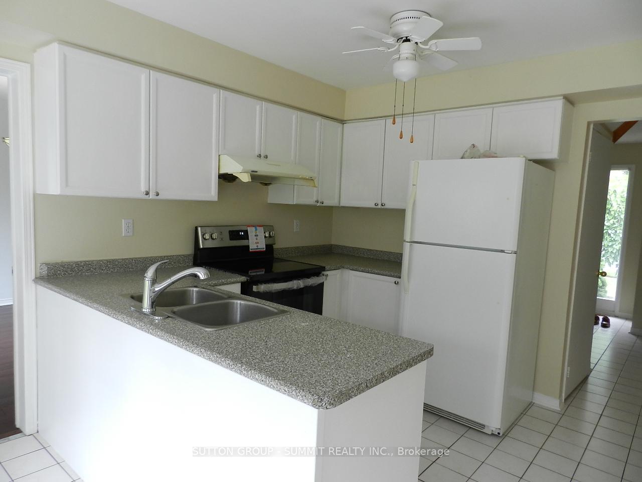 Photo 17 of 20 Dehart Drive, Whitby, Rolling Acres — HOMEH