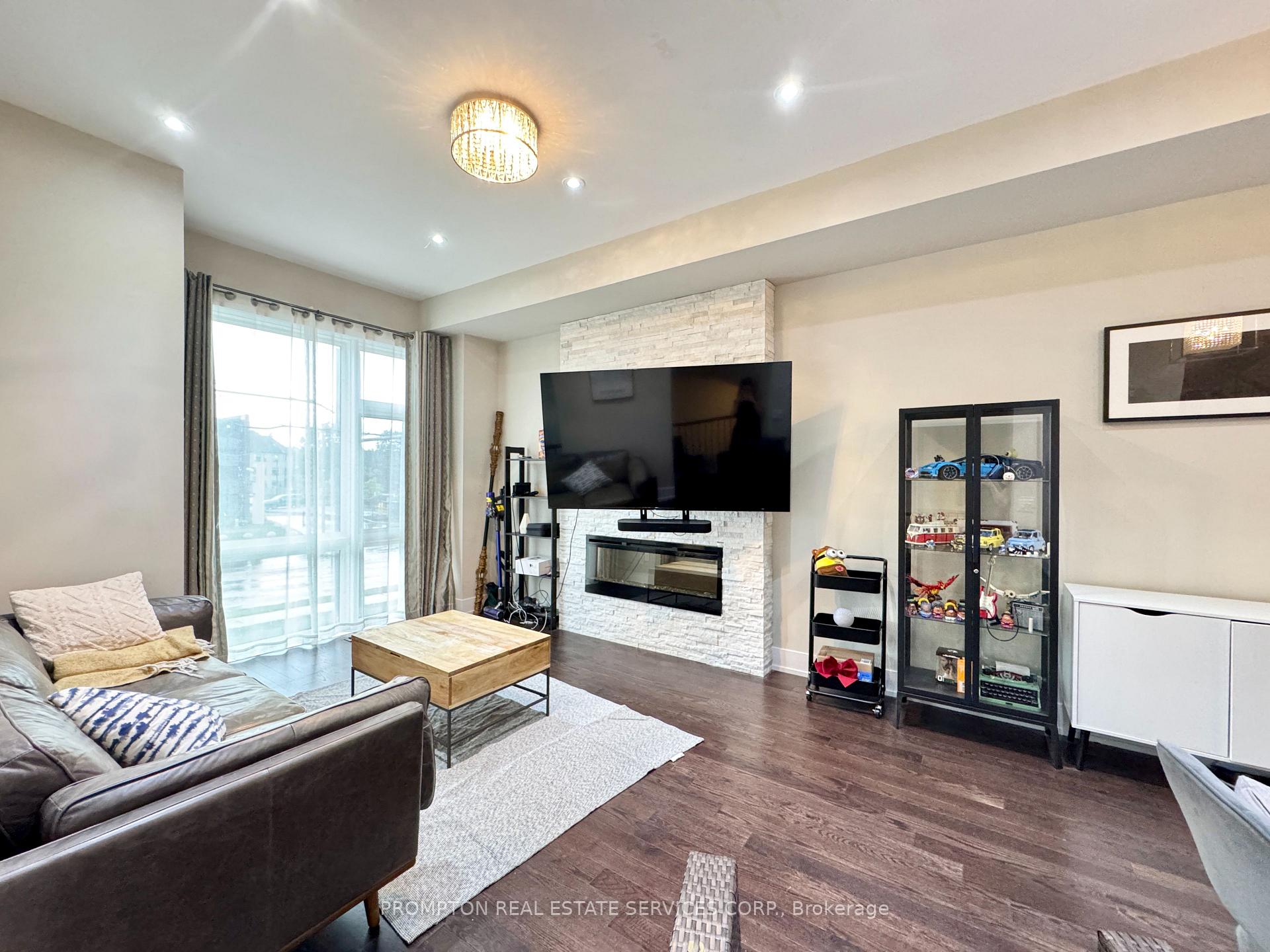 Photo 2 of 9142 Bathurst Street, Vaughan, Patterson — HOMEH