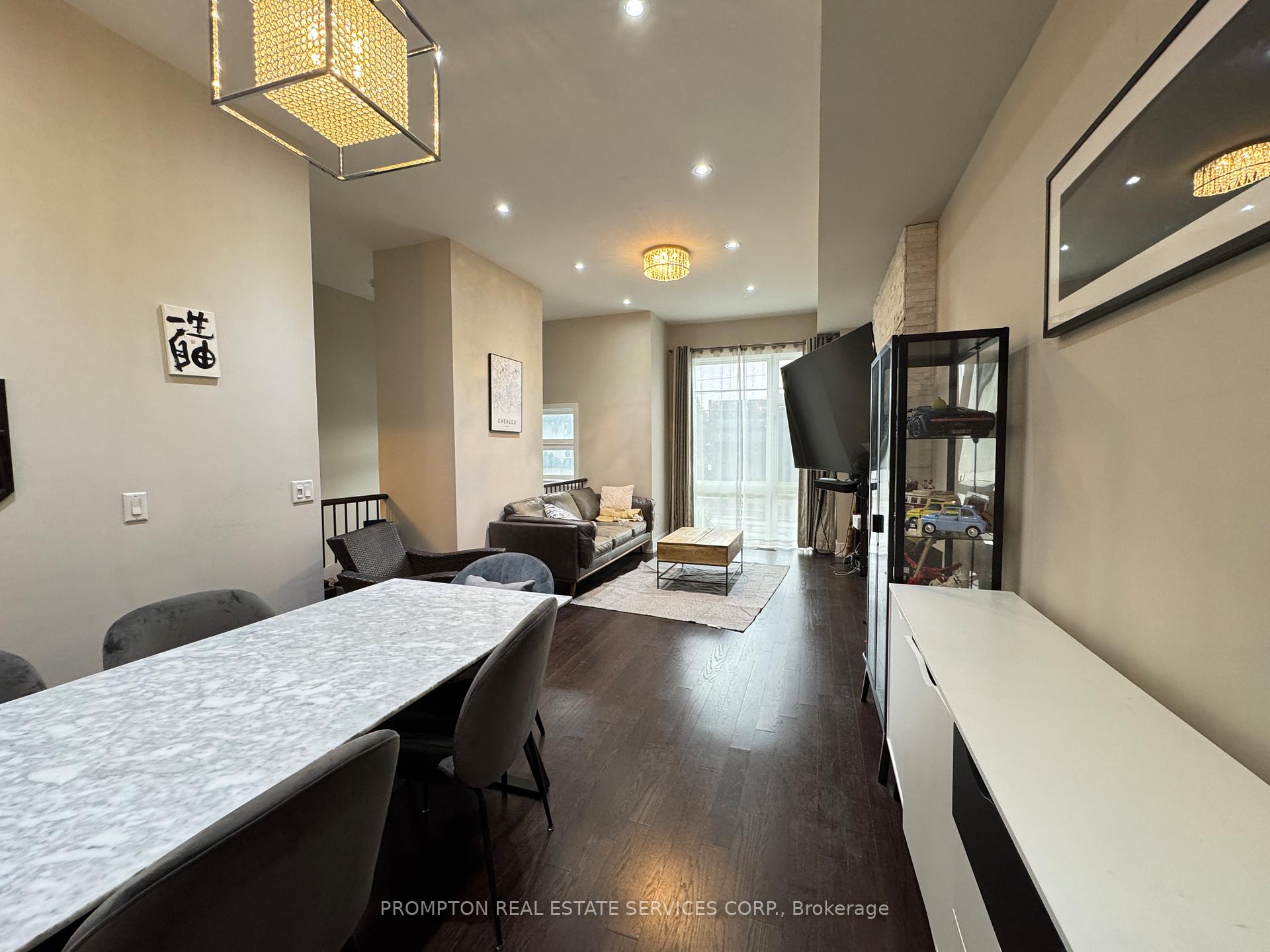 Photo 3 of 9142 Bathurst Street, Vaughan, Patterson — HOMEH