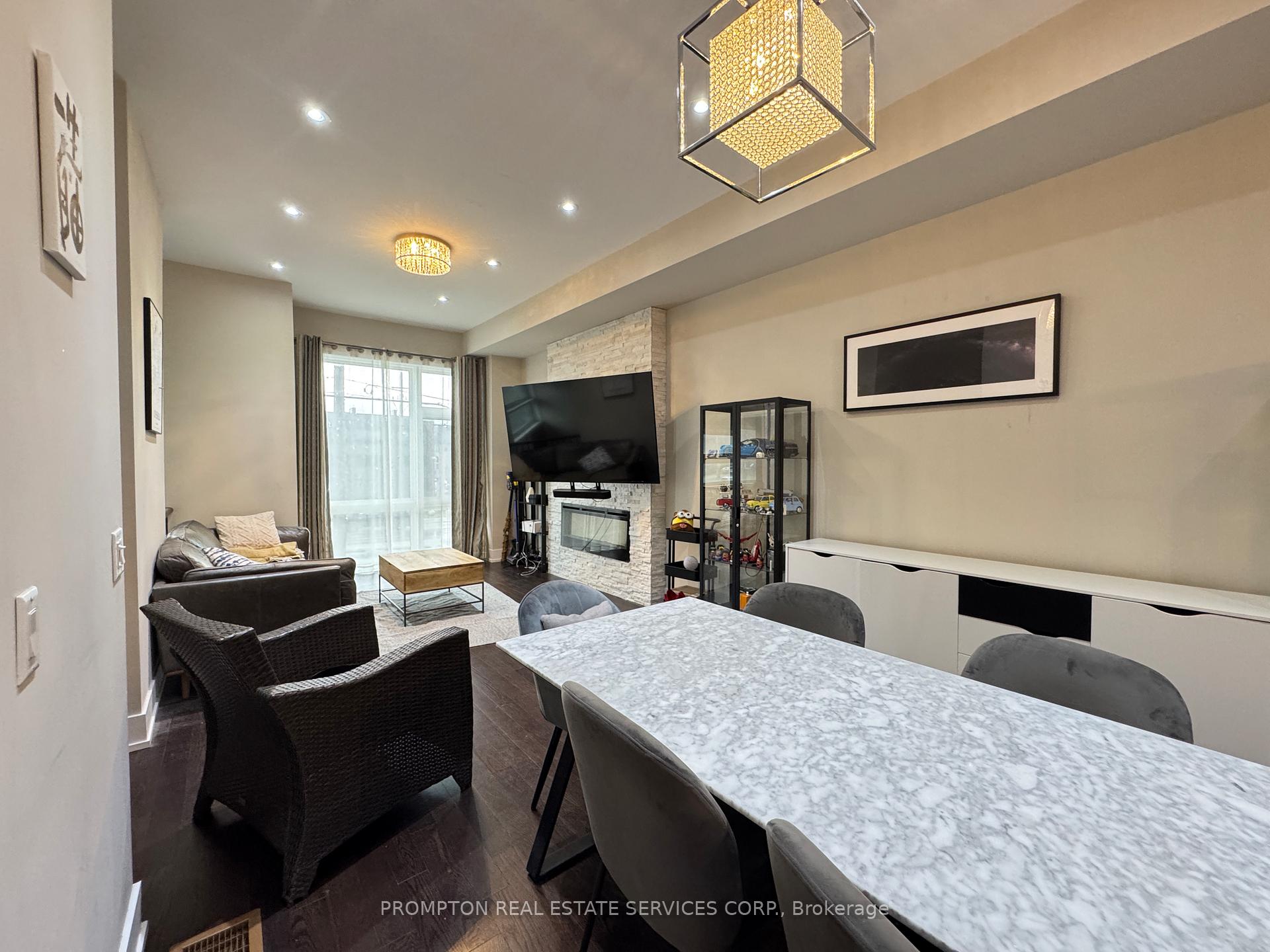Photo 4 of 9142 Bathurst Street, Vaughan, Patterson — HOMEH