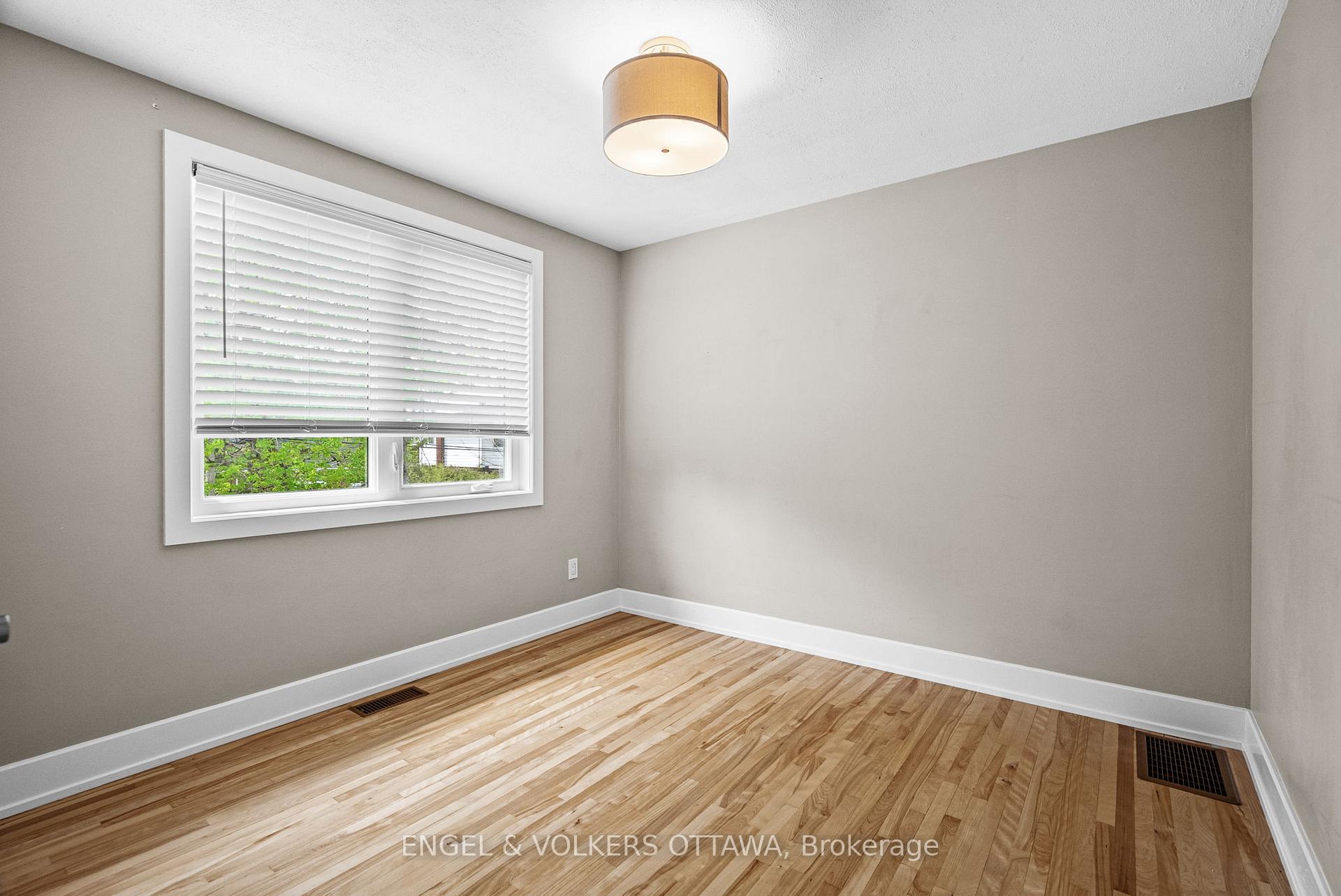 Photo 19 of 1394 Micmac Street, Ottawa, Alta Vista — HOMEH