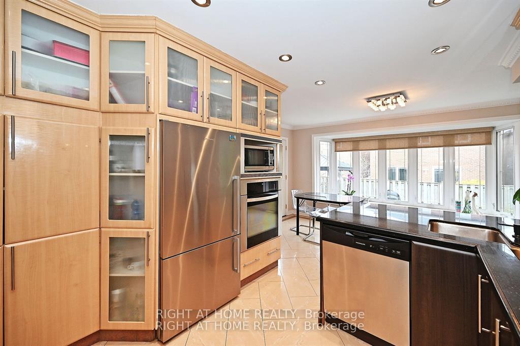 Photo 5 of 83 Maques Lane, Vaughan, Lakeview Estates — HOMEH