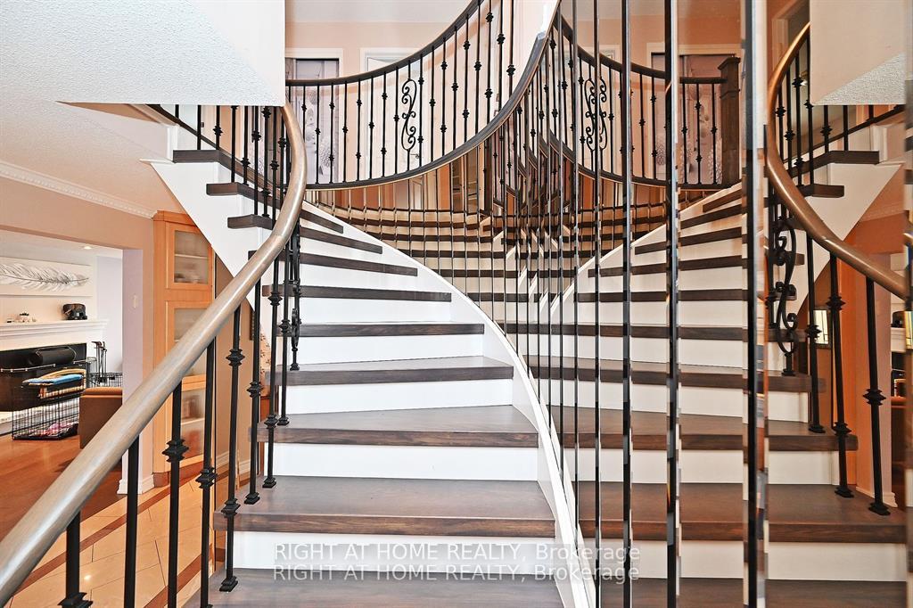 Photo 9 of 83 Maques Lane, Vaughan, Lakeview Estates — HOMEH