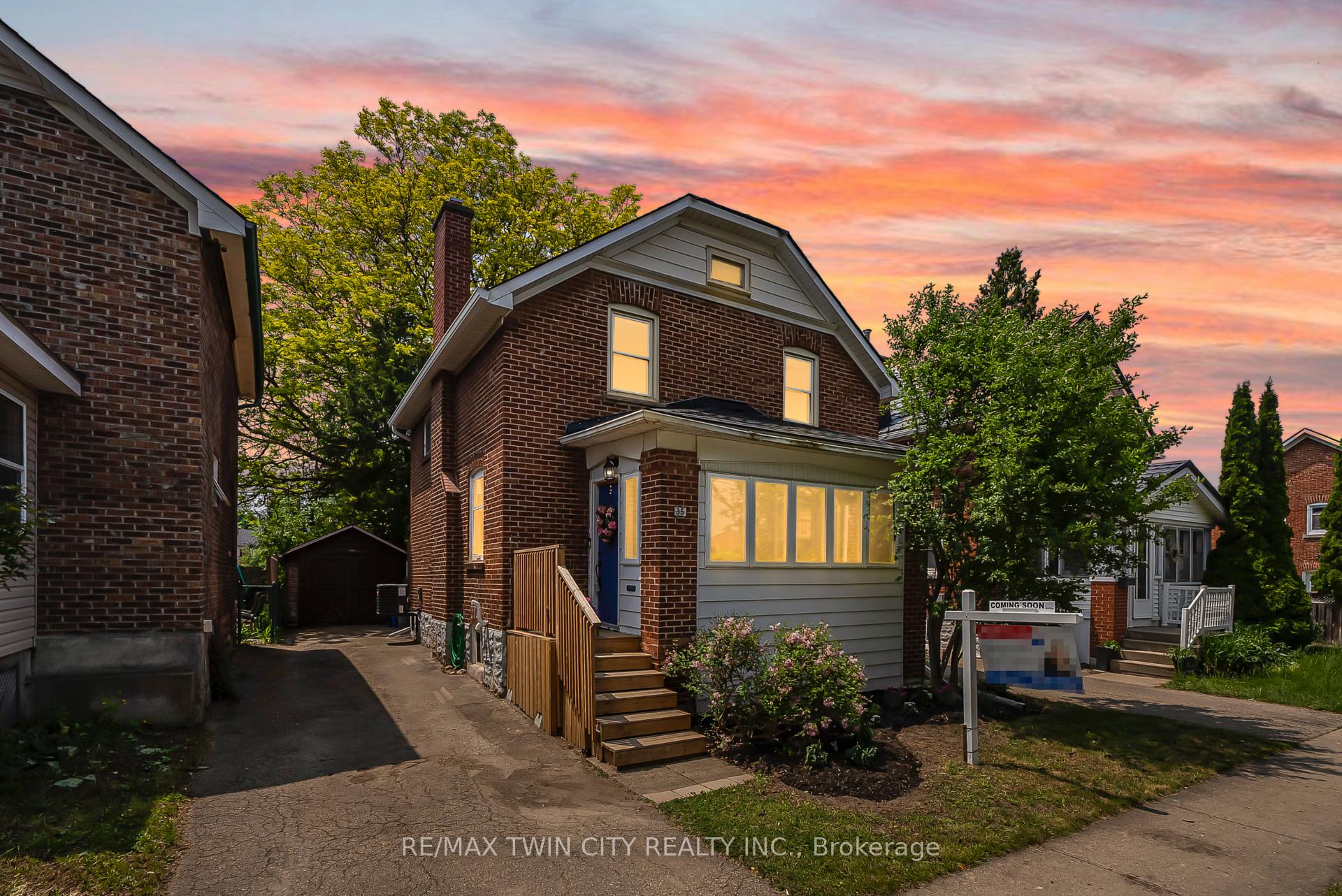 Front of 35 Moore Avenue N