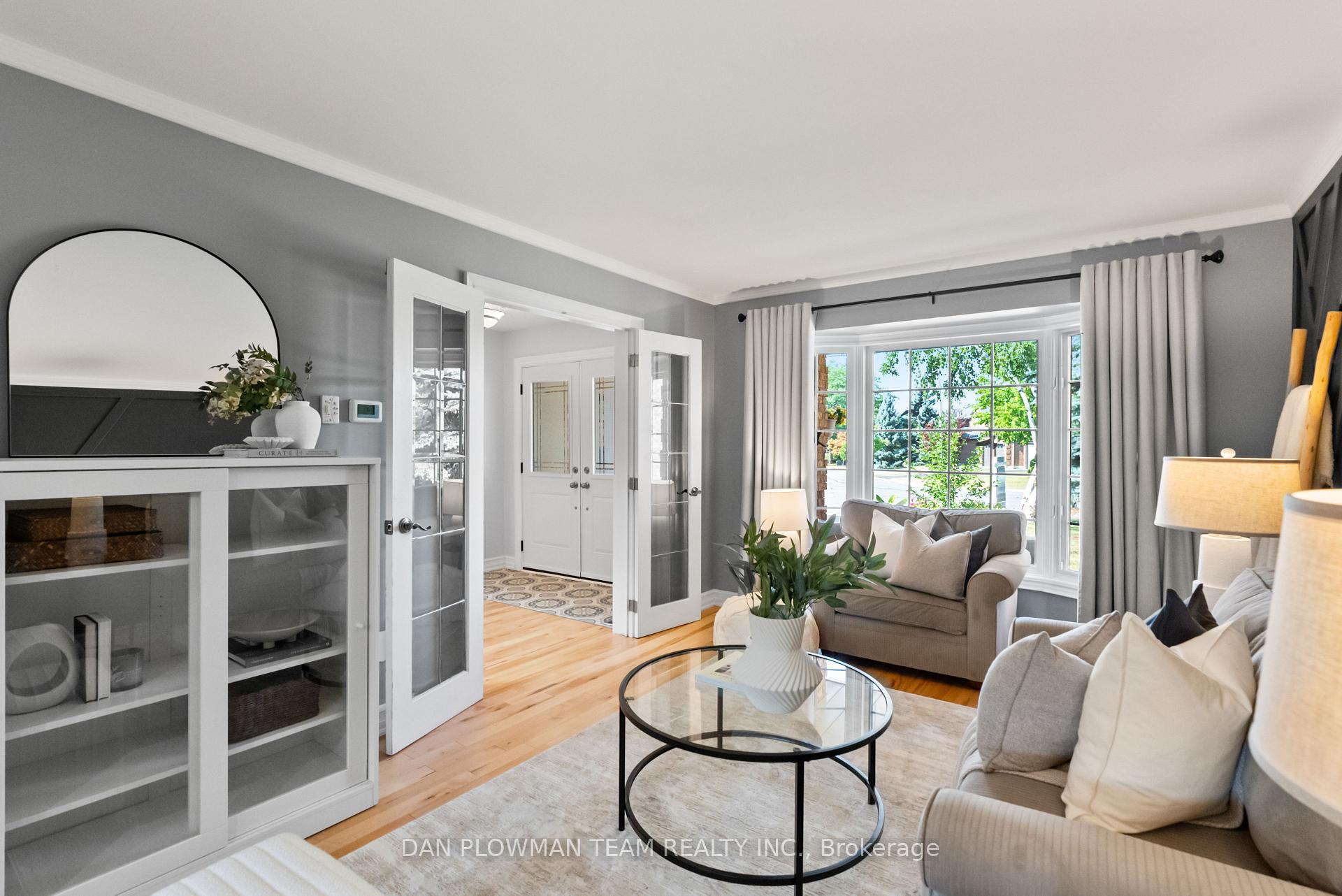 Photo 4 of 18 Headlands Crescent, Whitby, Rolling Acres — HOMEH