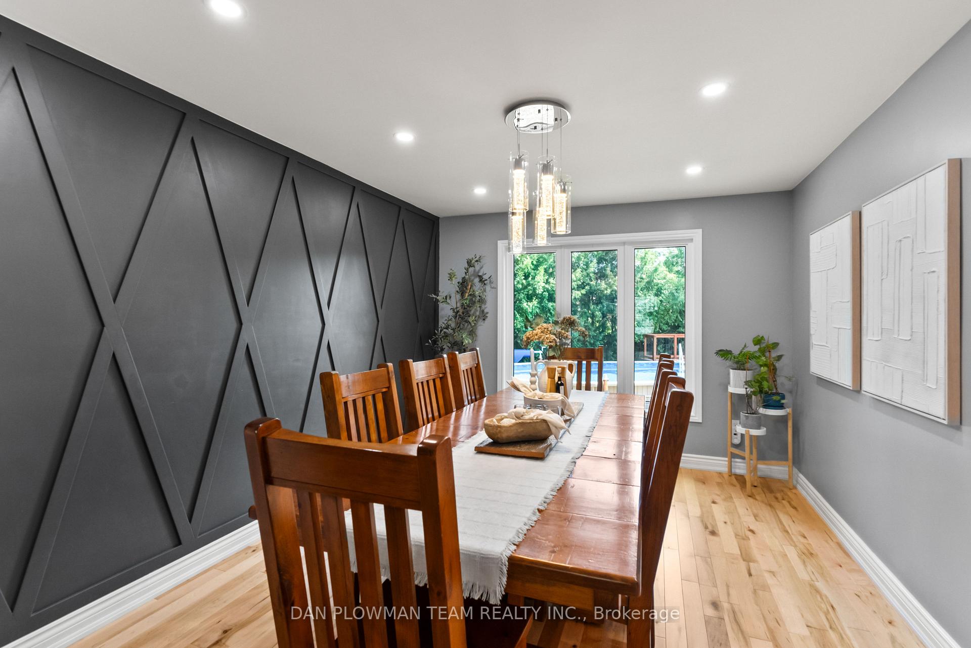 Photo 6 of 18 Headlands Crescent, Whitby, Rolling Acres — HOMEH