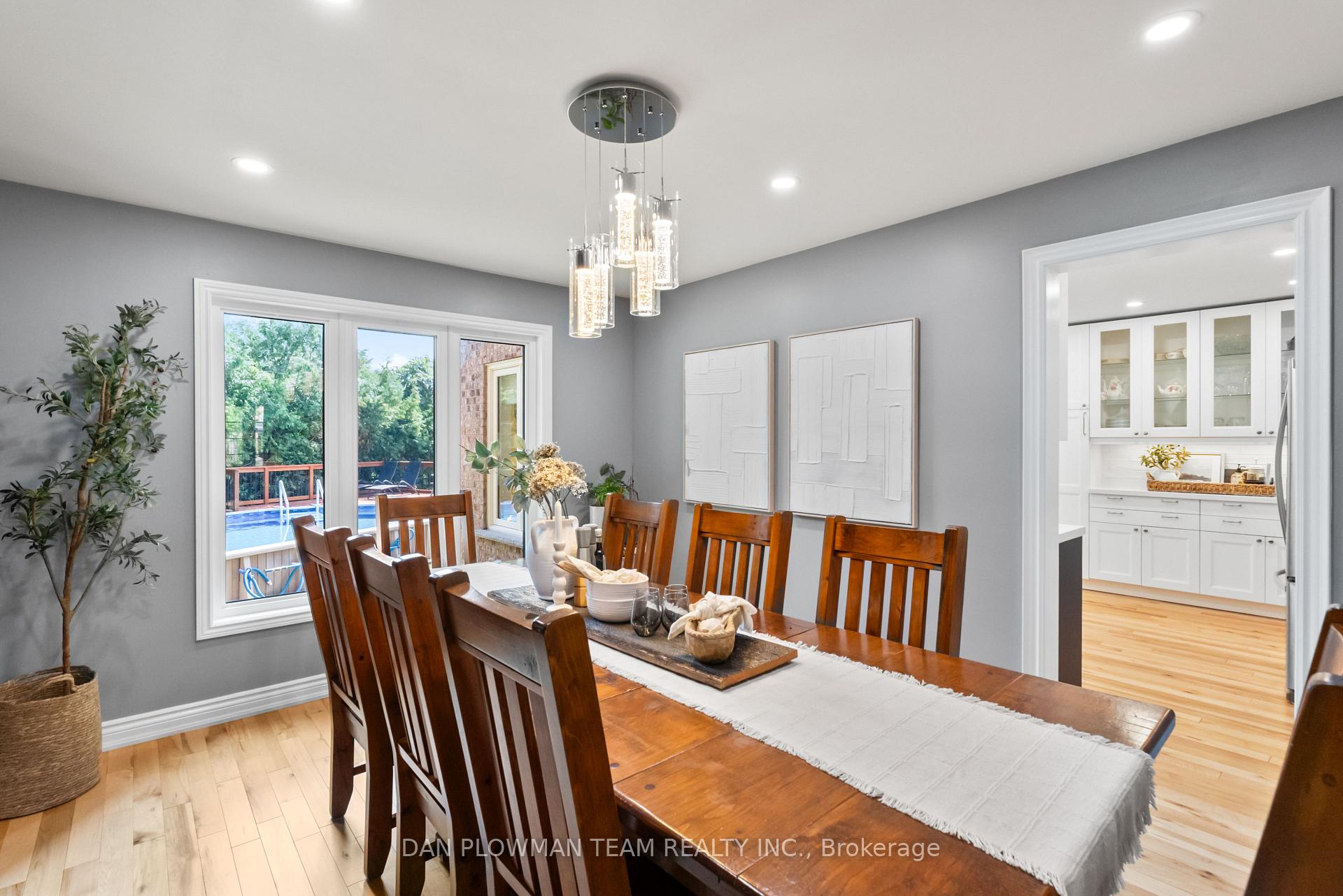 Photo 7 of 18 Headlands Crescent, Whitby, Rolling Acres — HOMEH