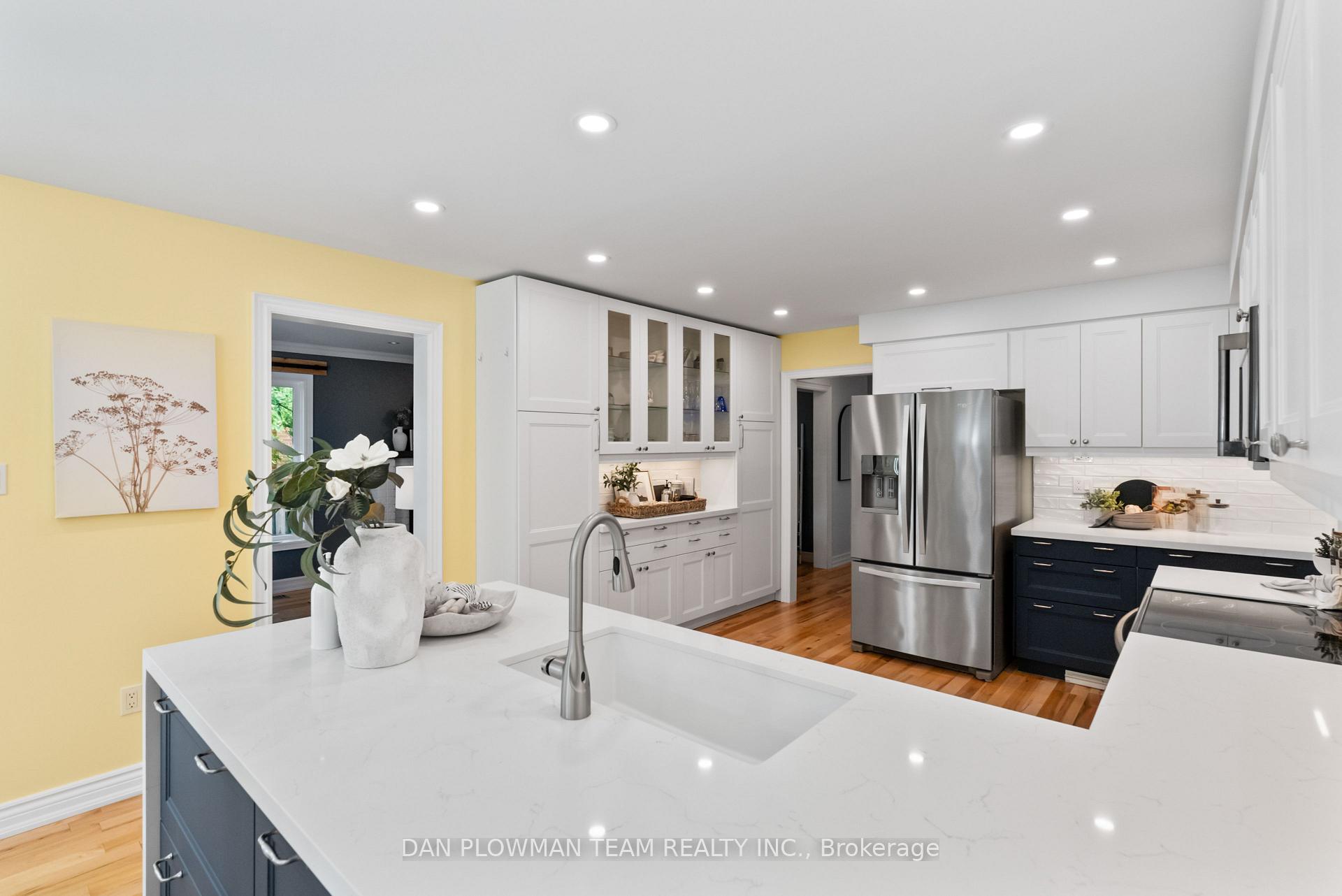 Photo 13 of 18 Headlands Crescent, Whitby, Rolling Acres — HOMEH