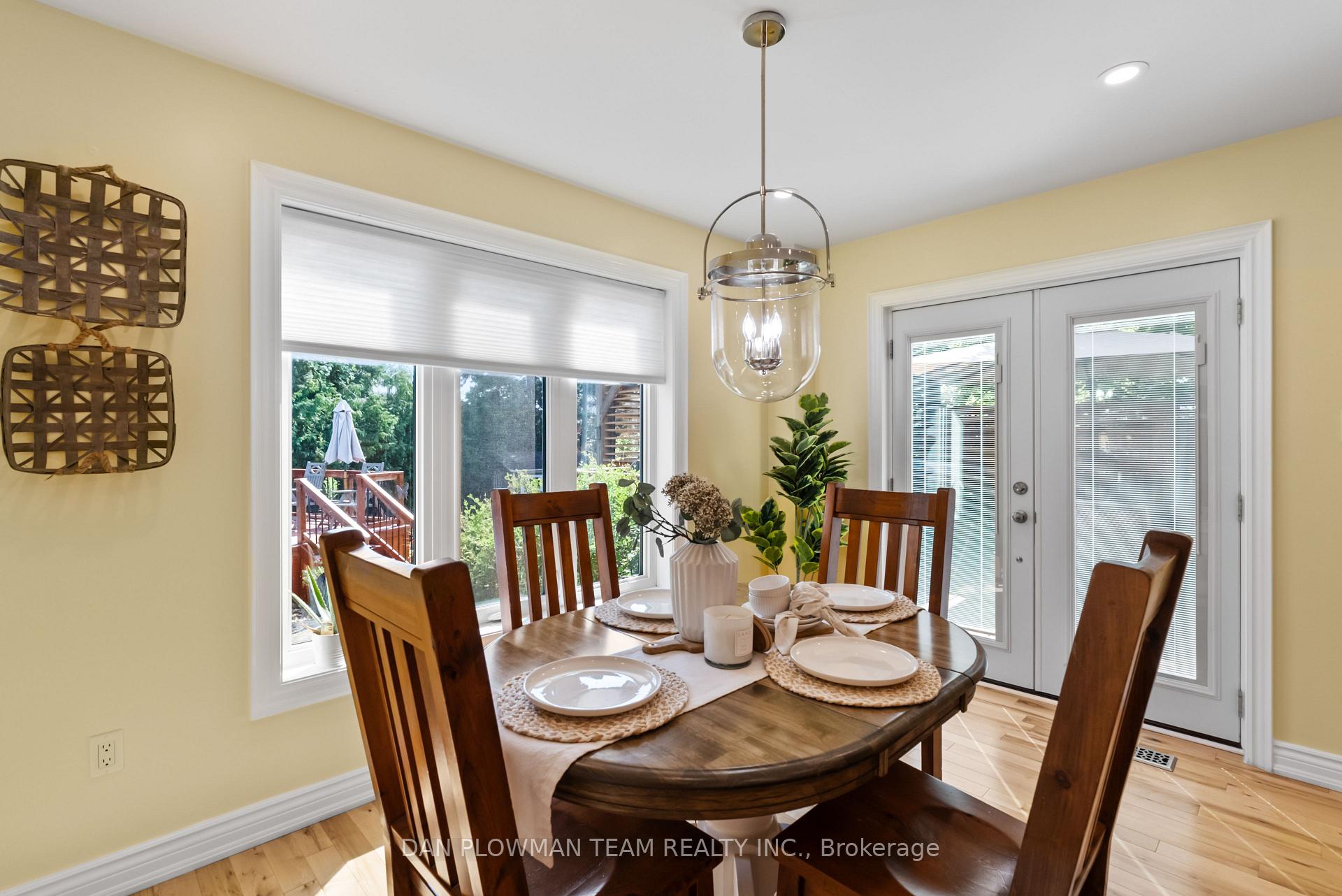 Photo 15 of 18 Headlands Crescent, Whitby, Rolling Acres — HOMEH