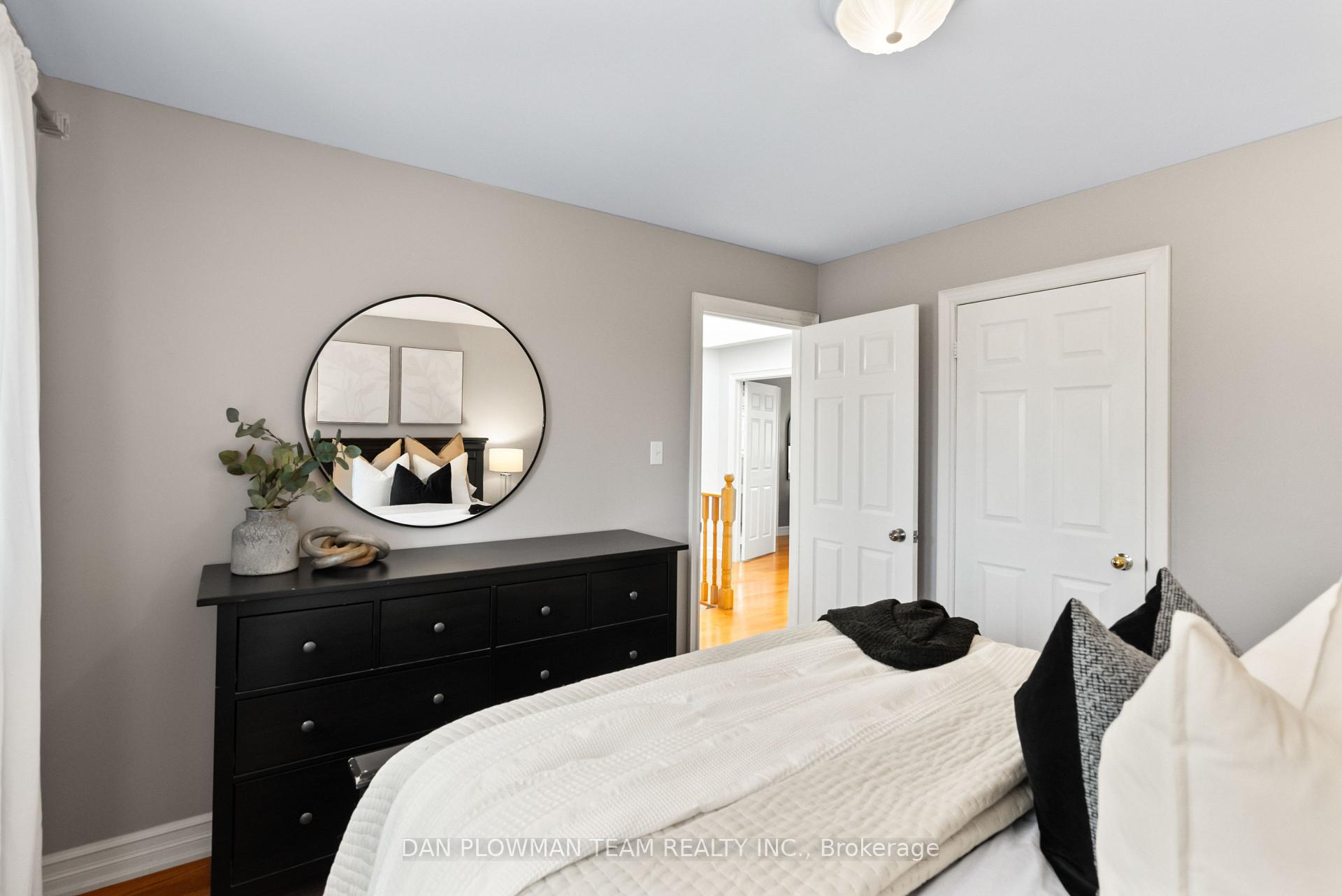 Photo 32 of 18 Headlands Crescent, Whitby, Rolling Acres — HOMEH