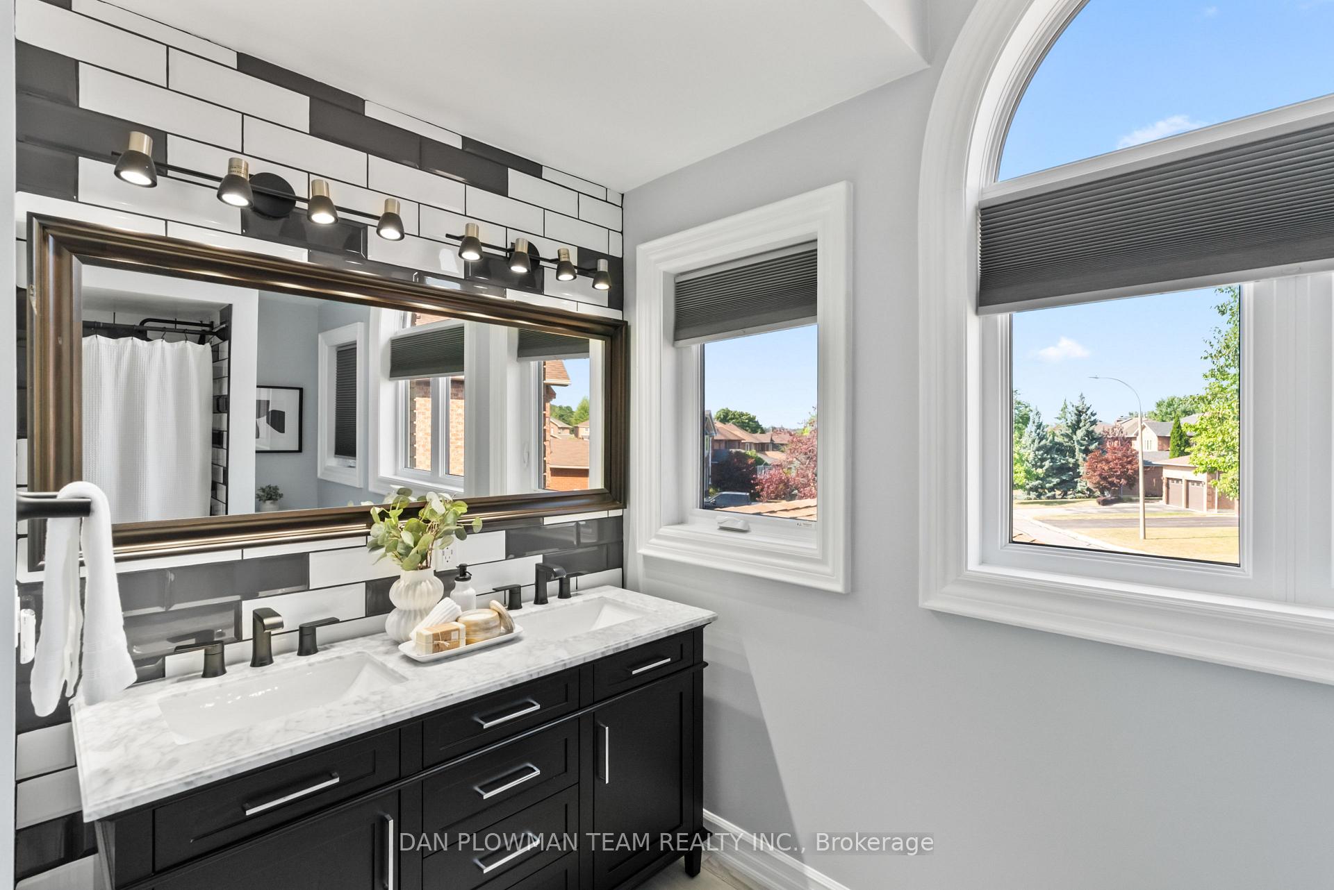 Photo 33 of 18 Headlands Crescent, Whitby, Rolling Acres — HOMEH
