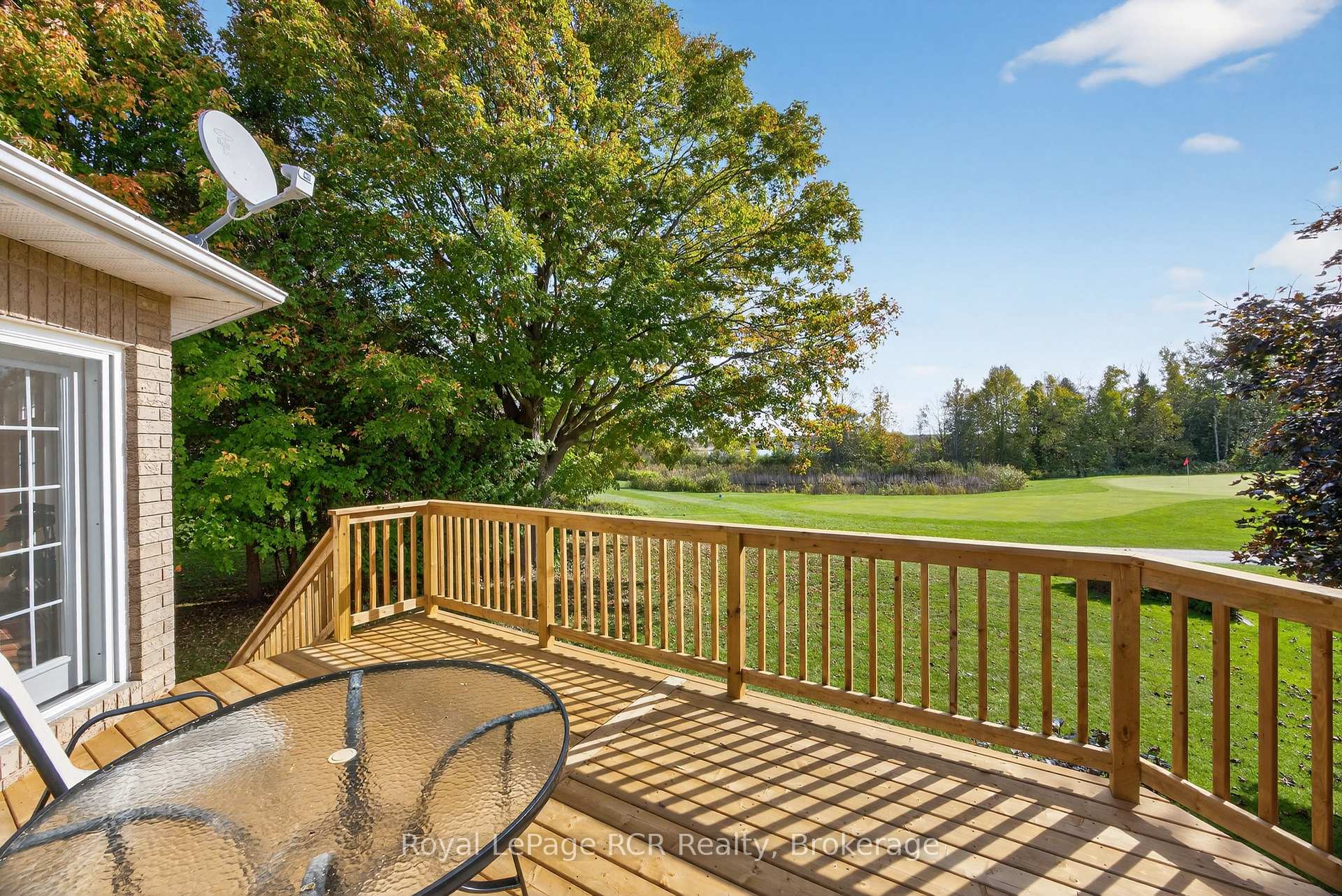 Photo 10 of 68 Fairway Crescent, Wasaga Beach — HOMEH