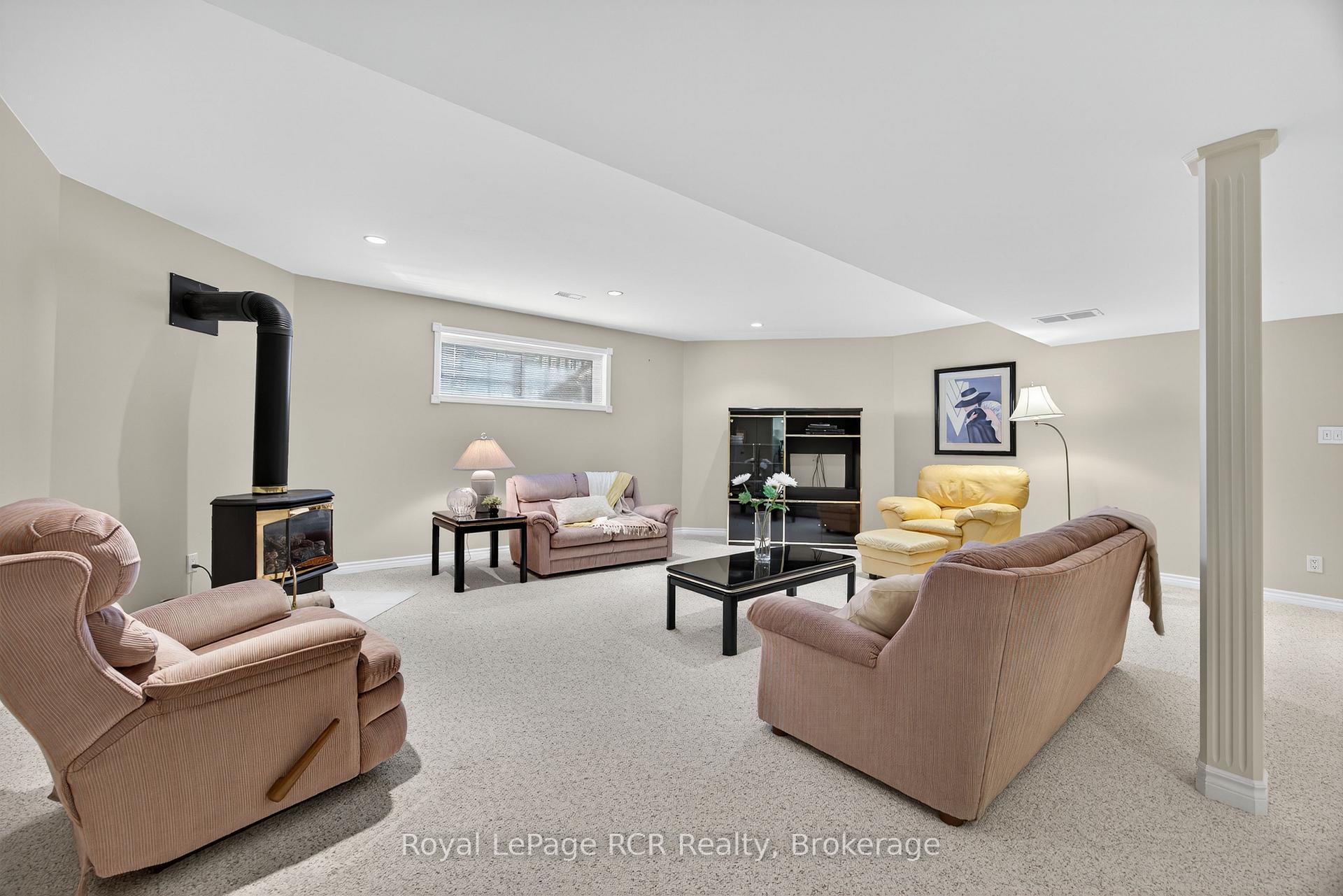 Photo 17 of 68 Fairway Crescent, Wasaga Beach — HOMEH