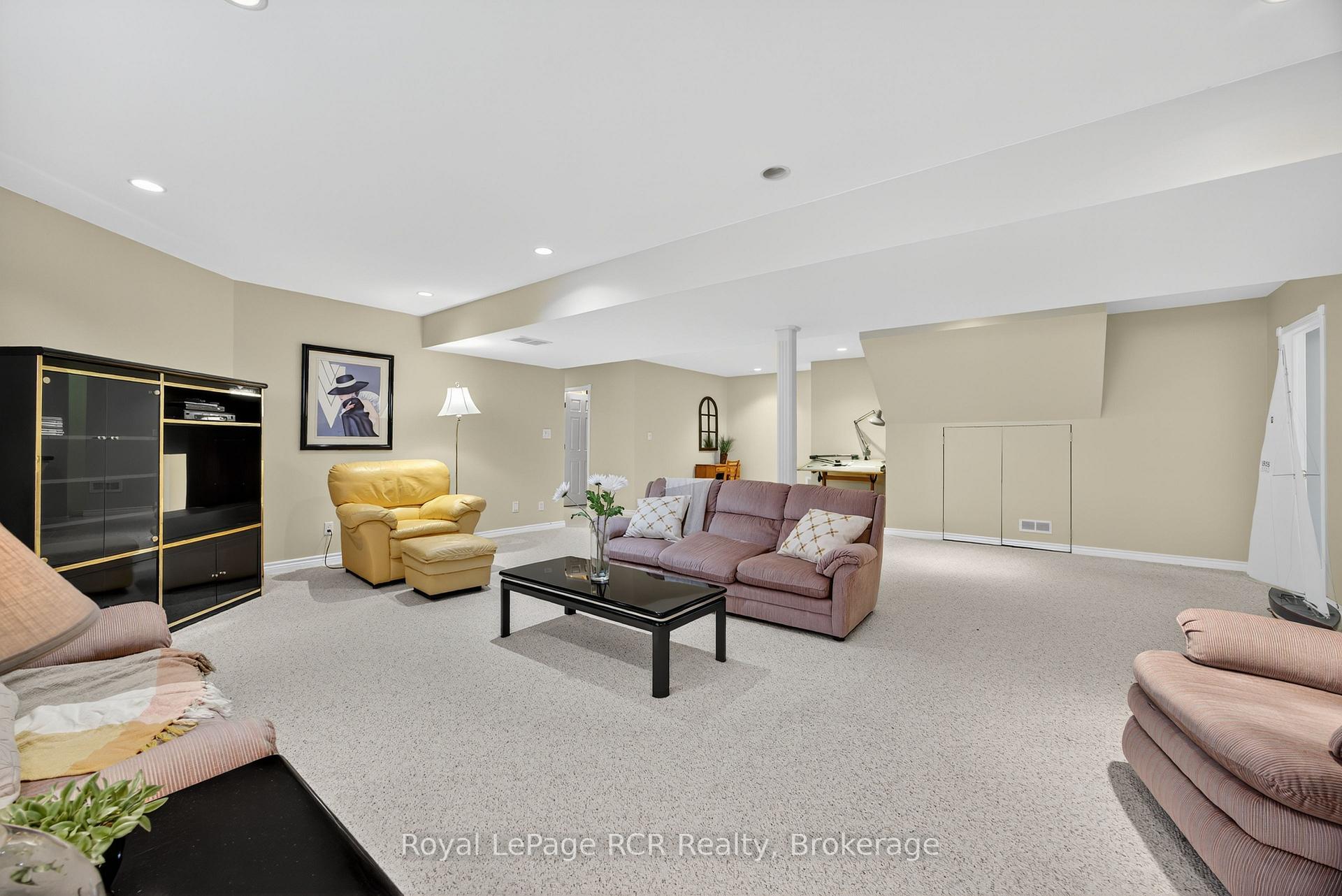 Photo 18 of 68 Fairway Crescent, Wasaga Beach — HOMEH