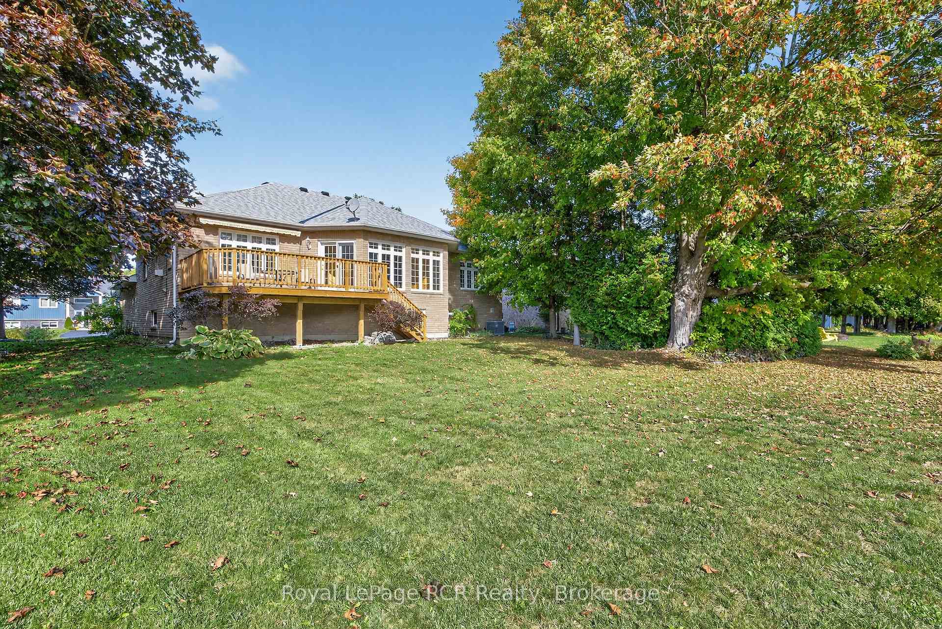 Photo 23 of 68 Fairway Crescent, Wasaga Beach — HOMEH