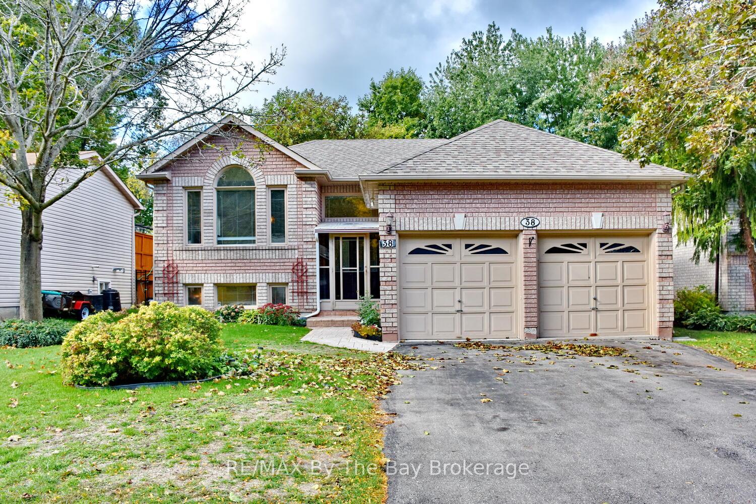 Photo 1 of 38 Timberland Crescent, Wasaga Beach — HOMEH