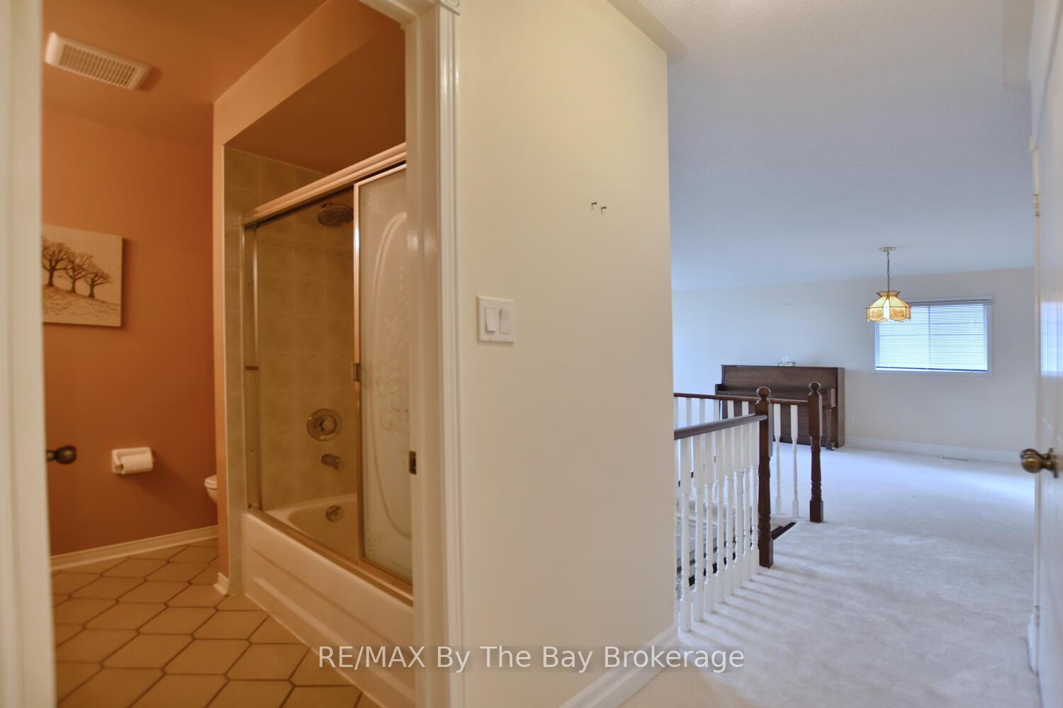 Photo 16 of 38 Timberland Crescent, Wasaga Beach — HOMEH