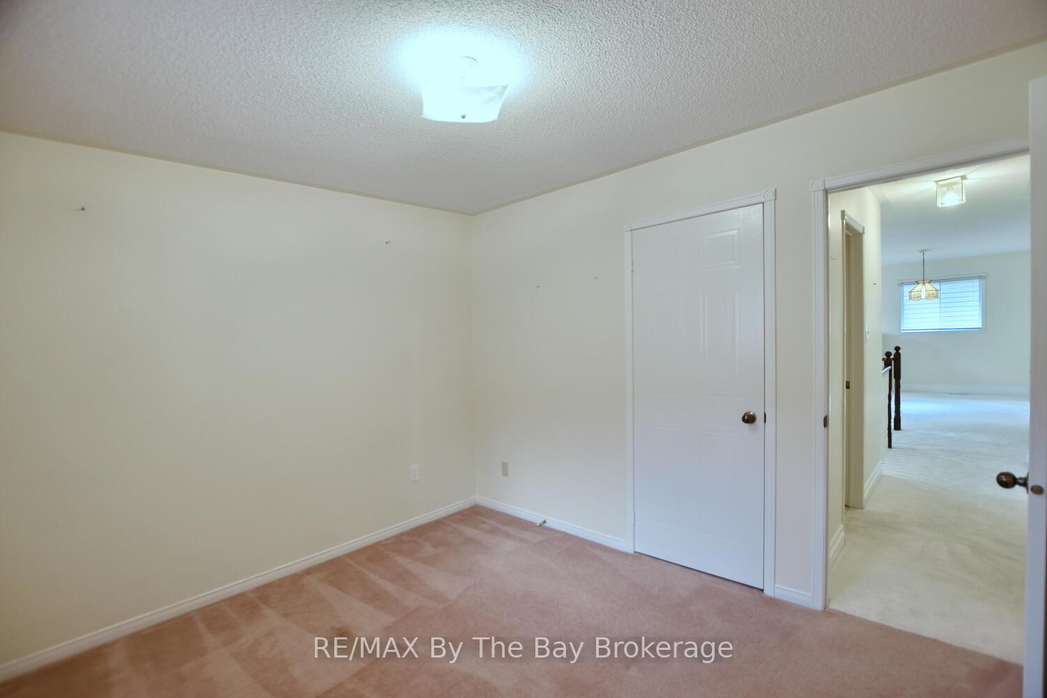 Photo 17 of 38 Timberland Crescent, Wasaga Beach — HOMEH