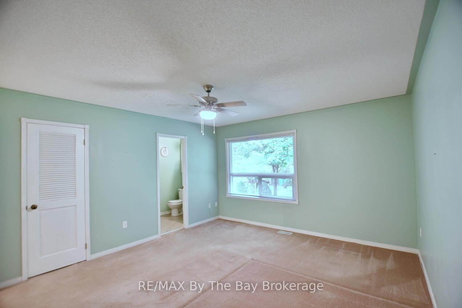 Photo 21 of 38 Timberland Crescent, Wasaga Beach — HOMEH