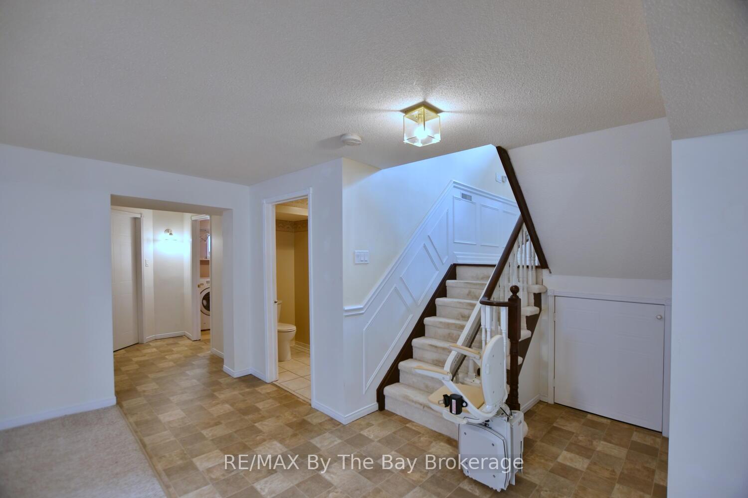 Photo 24 of 38 Timberland Crescent, Wasaga Beach — HOMEH