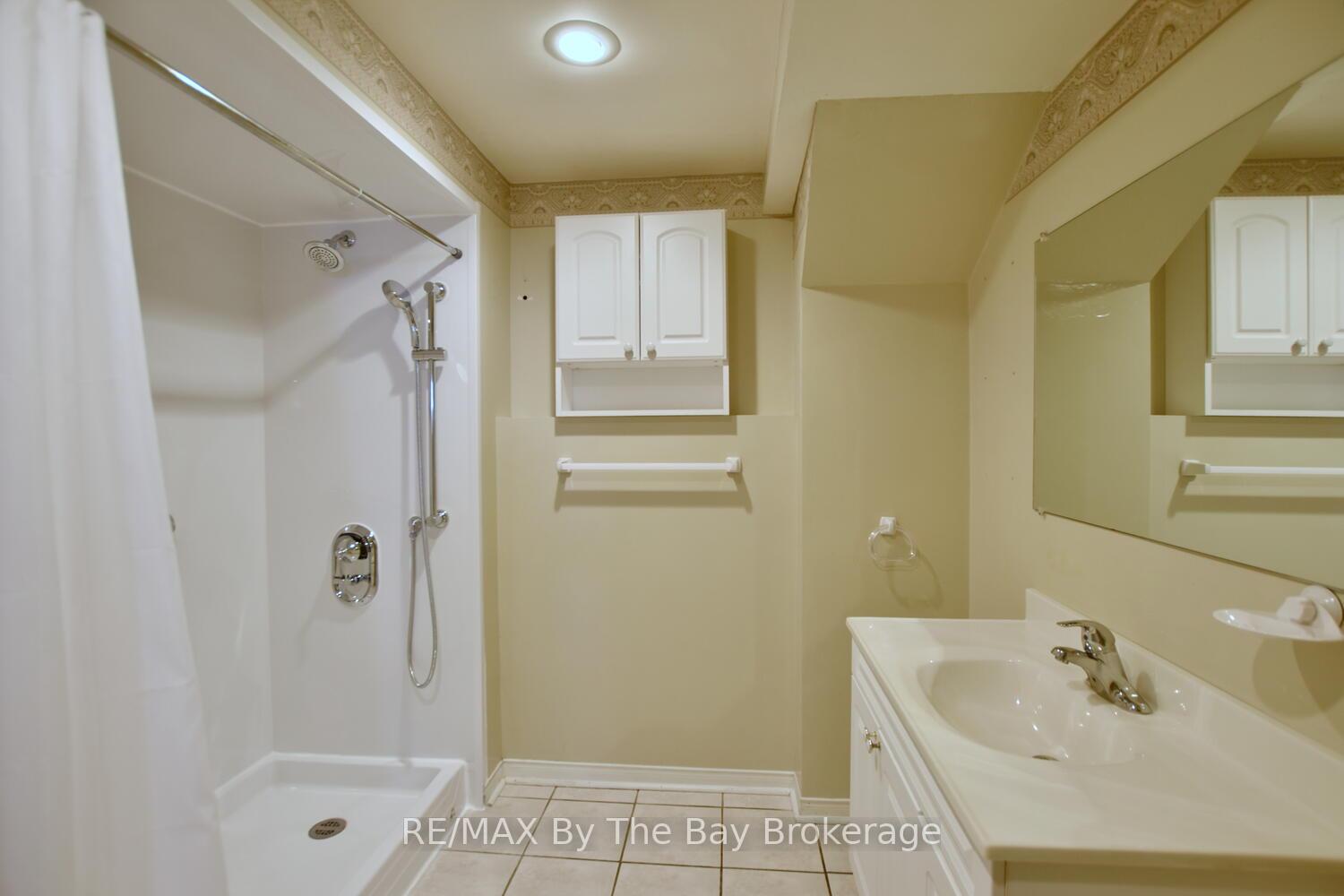 Photo 30 of 38 Timberland Crescent, Wasaga Beach — HOMEH
