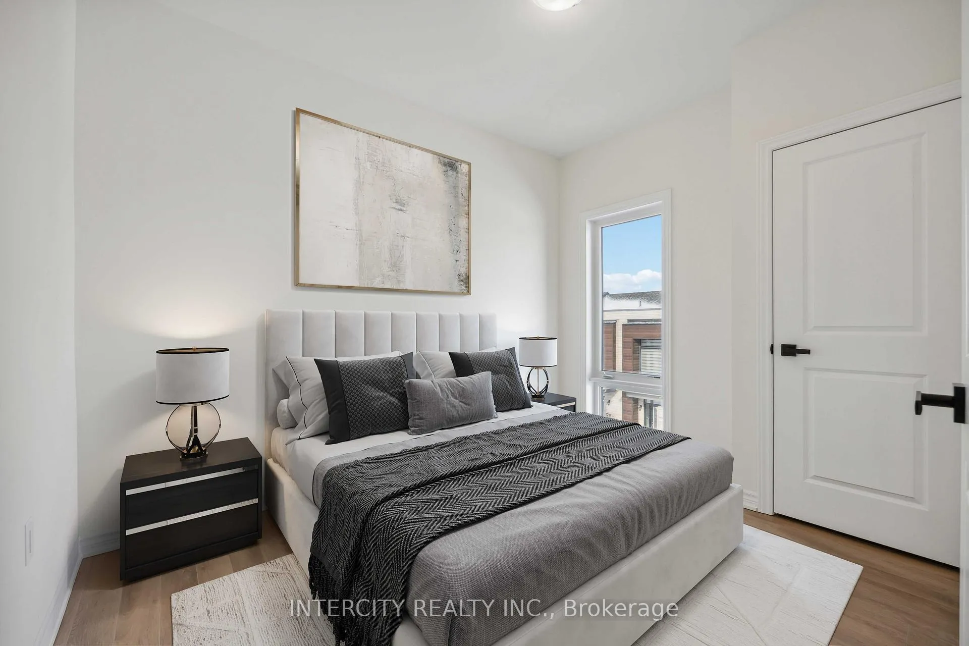 Photo 35 of 43 Griffith Street, Aurora, Bayview Northeast — HOMEH