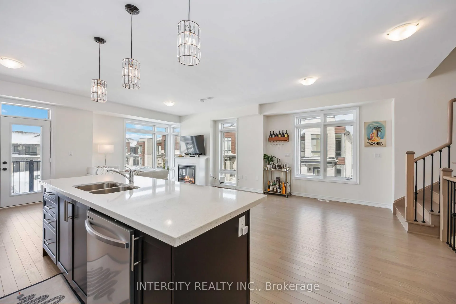 Photo 48 of 43 Griffith Street, Aurora, Bayview Northeast — HOMEH