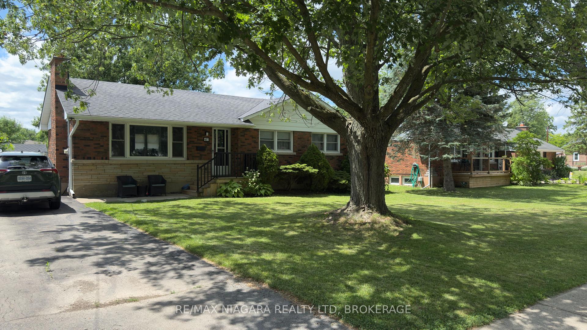 Photo 2 of 417 Clare Avenue, Welland, Prince Charles — HOMEH