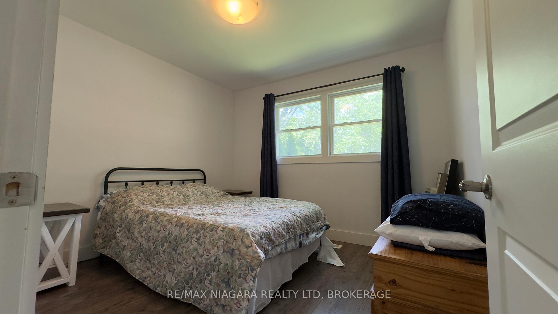 Photo 11 of 417 Clare Avenue, Welland, Prince Charles — HOMEH