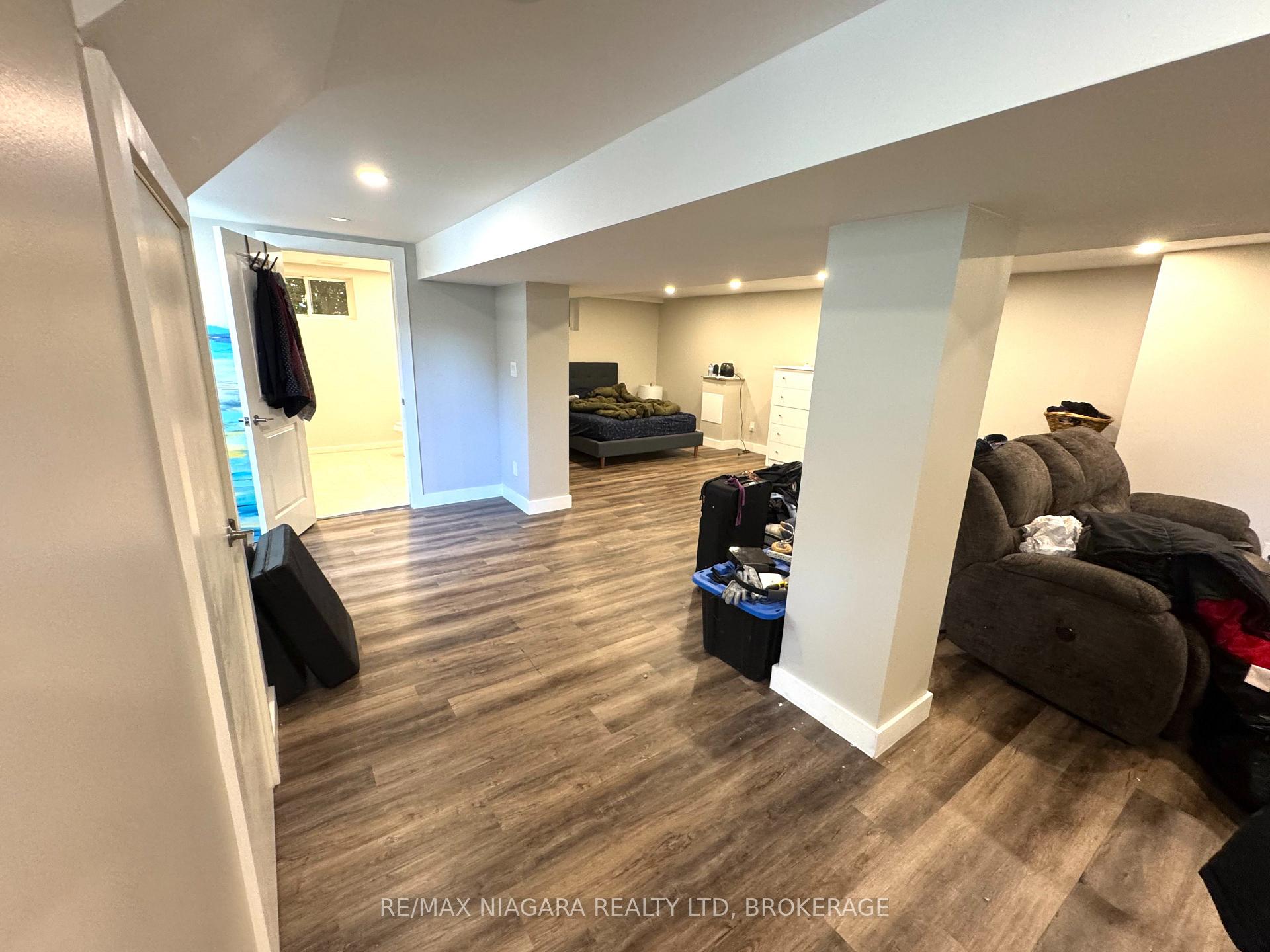 Photo 19 of 417 Clare Avenue, Welland, Prince Charles — HOMEH