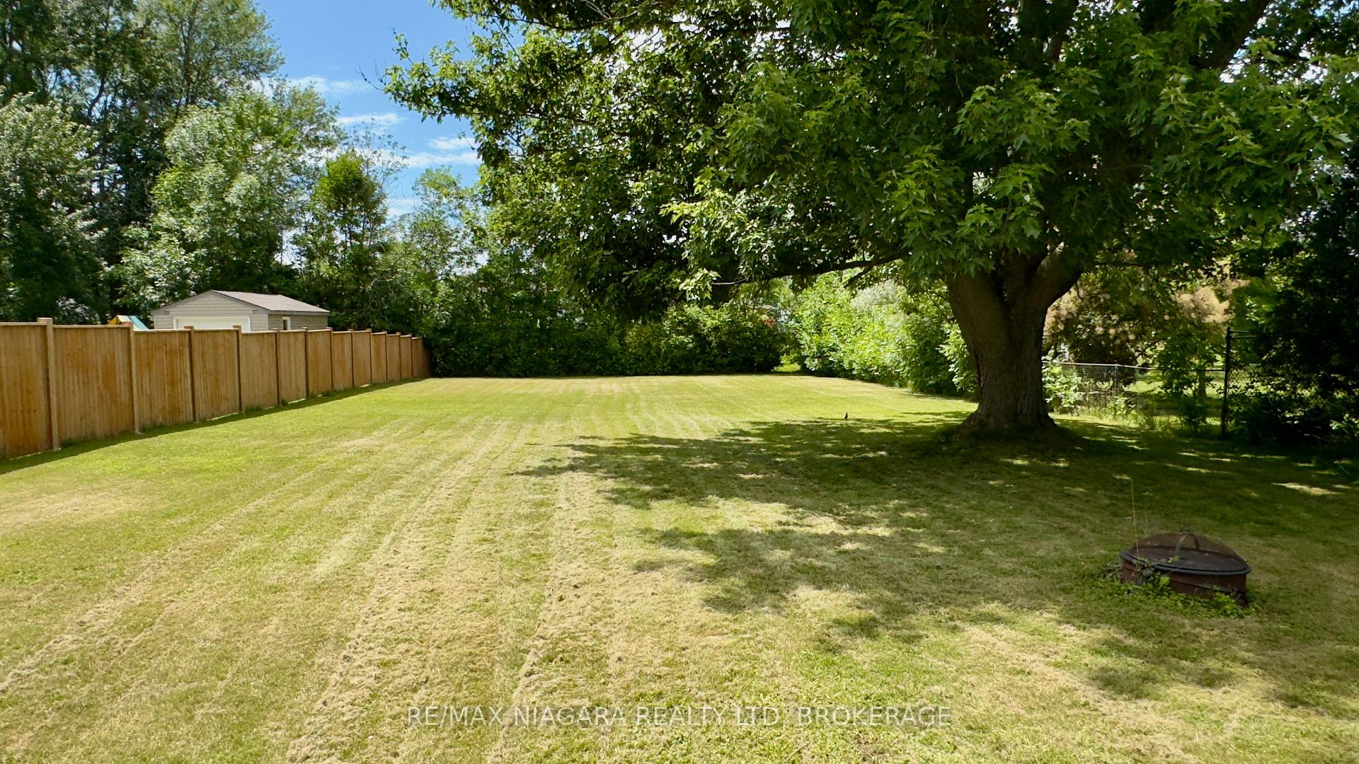 Photo 20 of 417 Clare Avenue, Welland, Prince Charles — HOMEH