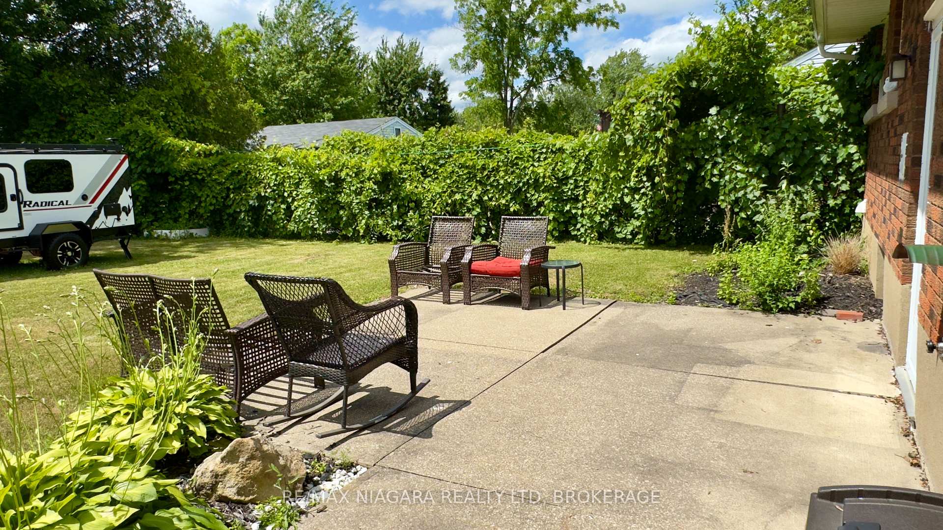 Photo 21 of 417 Clare Avenue, Welland, Prince Charles — HOMEH
