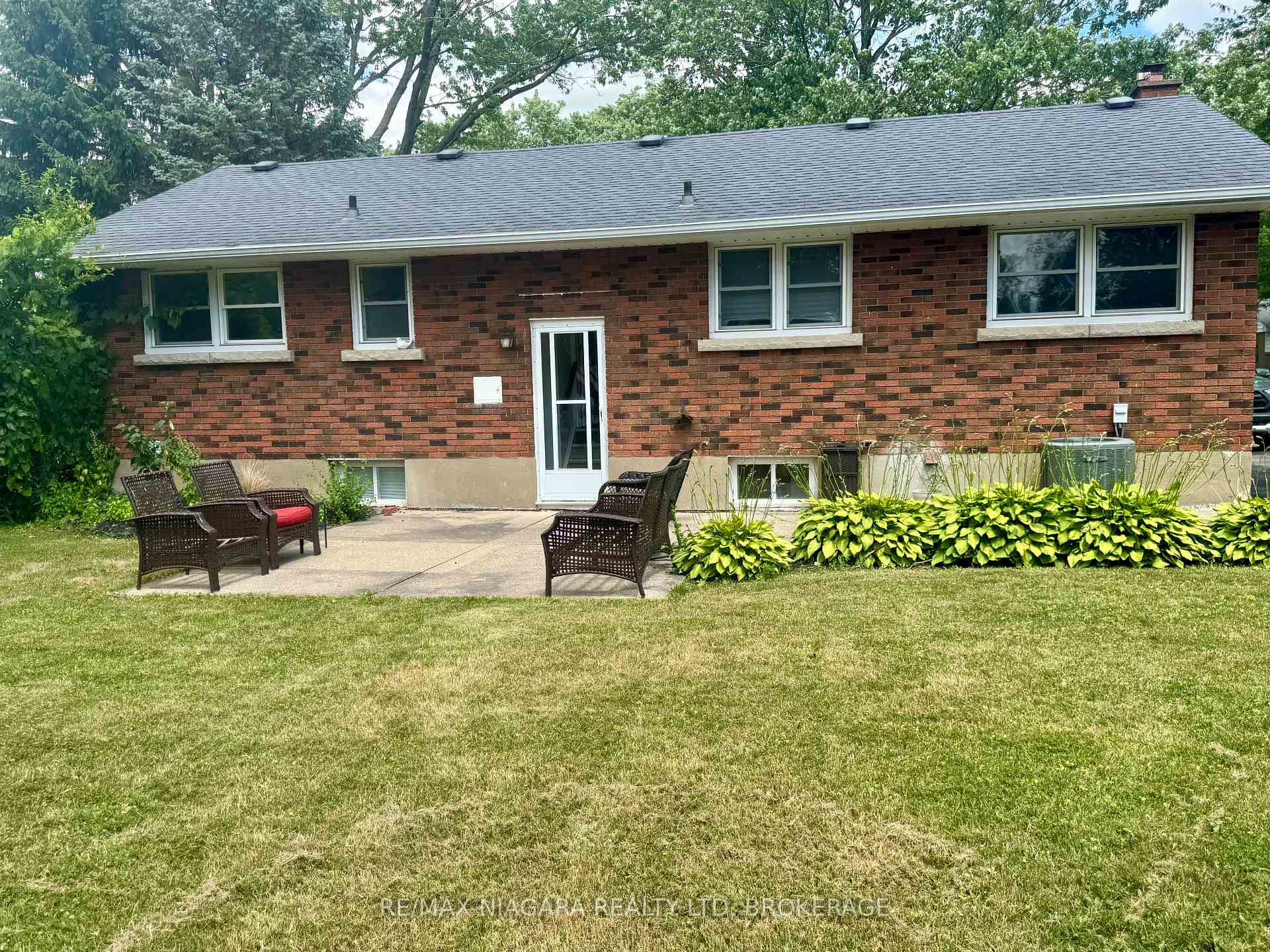Photo 26 of 417 Clare Avenue, Welland, Prince Charles — HOMEH