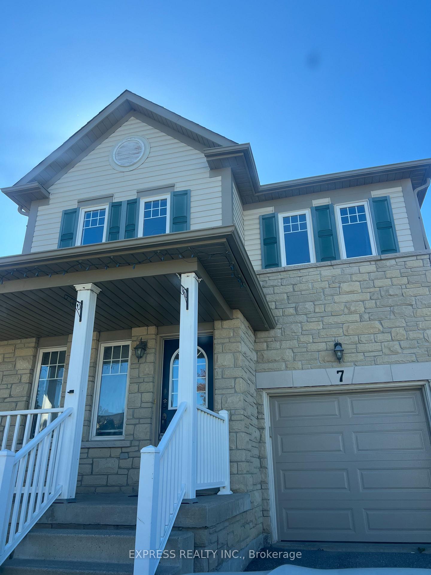 Photo 1 of 7 Settler's Court, Whitby, Brooklin — HOMEH