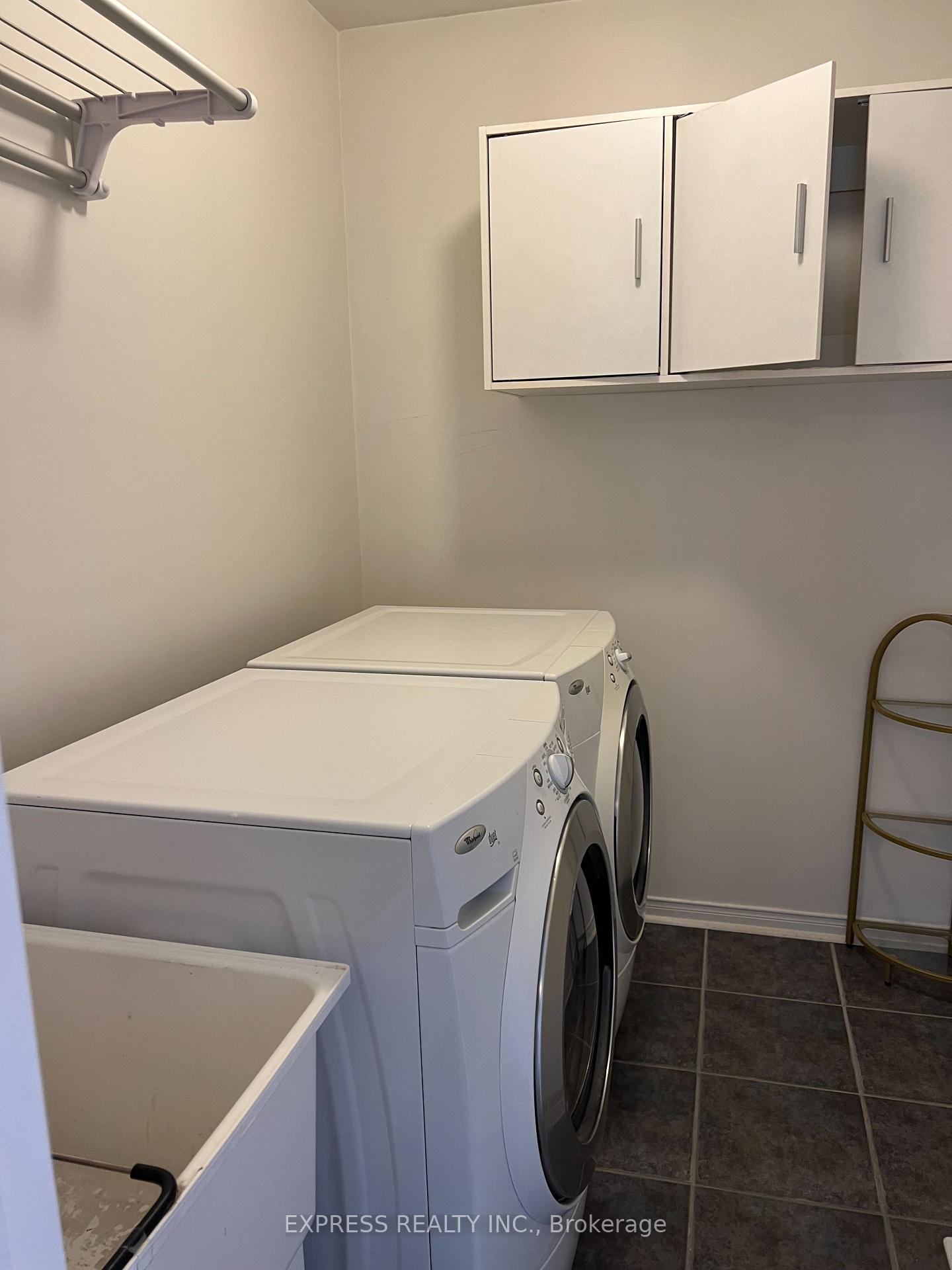 Photo 12 of 7 Settler's Court, Whitby, Brooklin — HOMEH