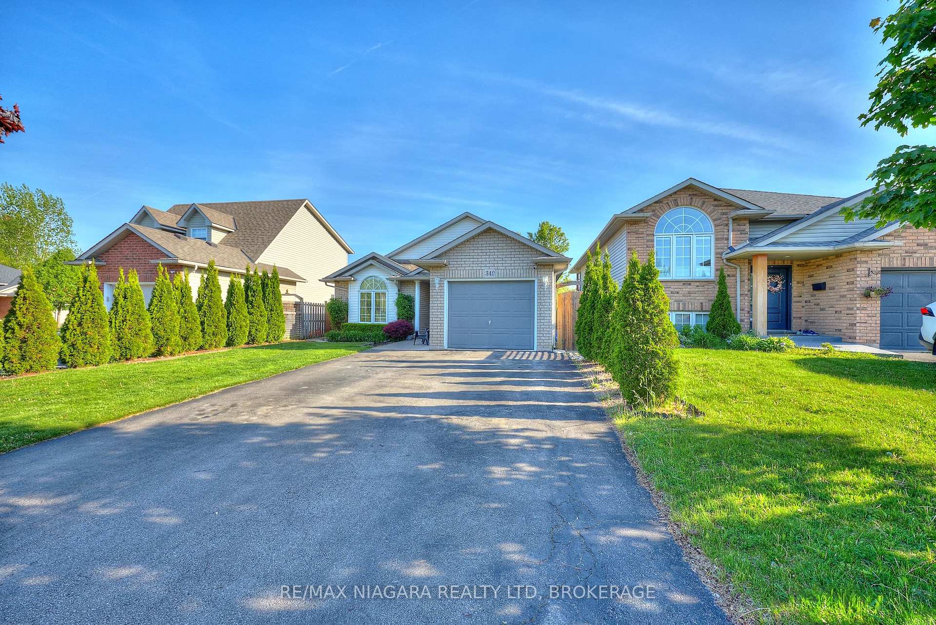 Photo 4 of 349 Lea Crescent, Welland, West Welland — HOMEH