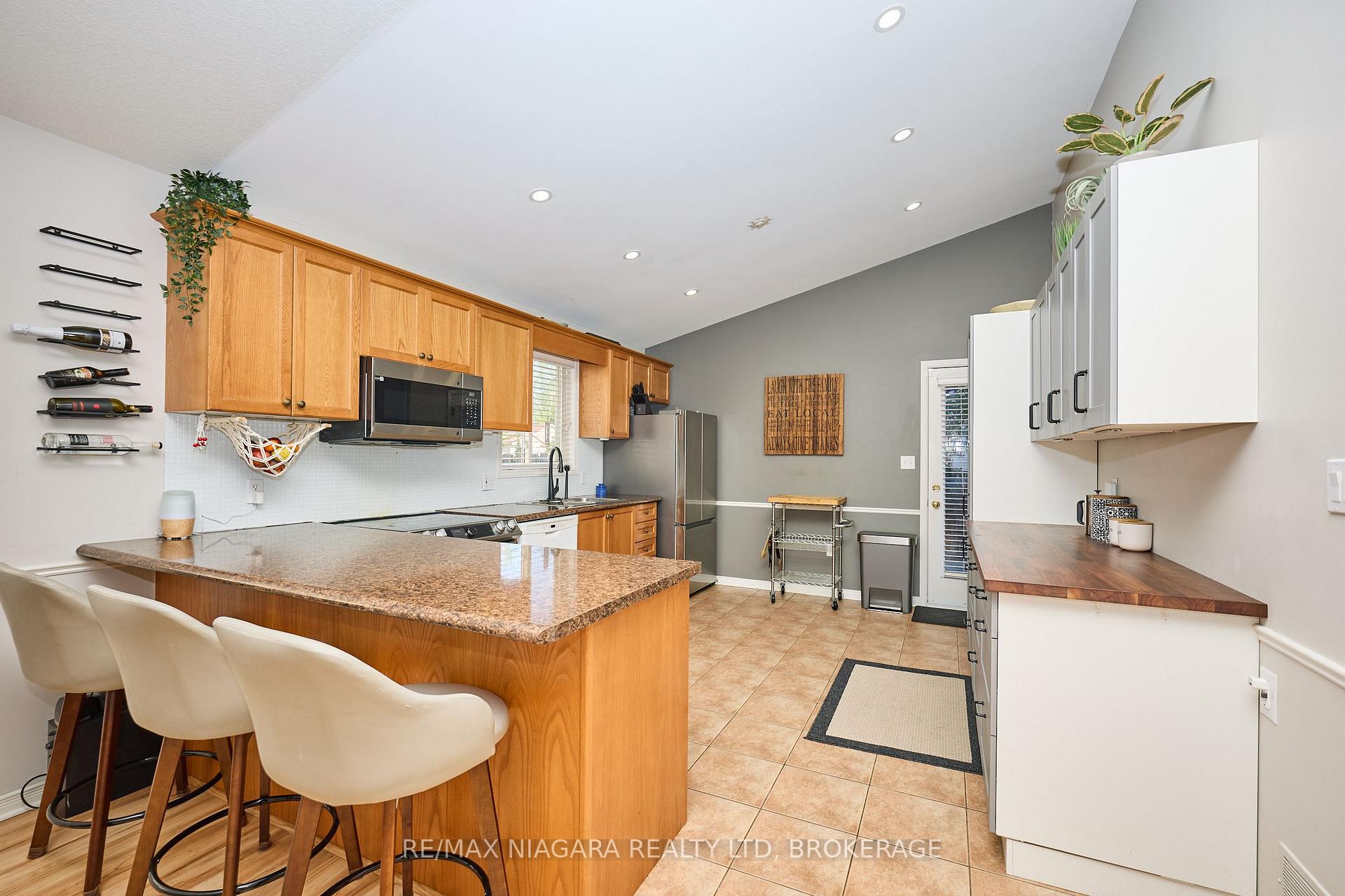 Photo 19 of 349 Lea Crescent, Welland, West Welland — HOMEH