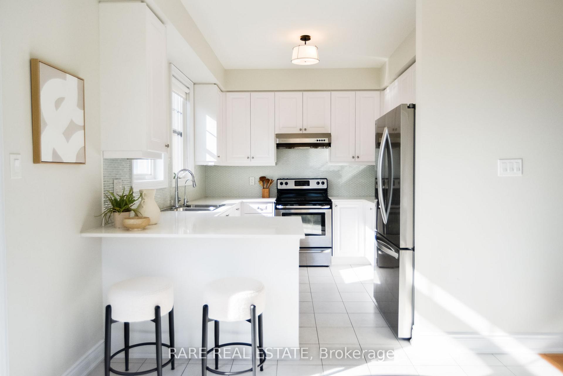 Photo 9 of Unit 35, 10 Porter Avenue W, Vaughan, West Woodbridge — HOMEH