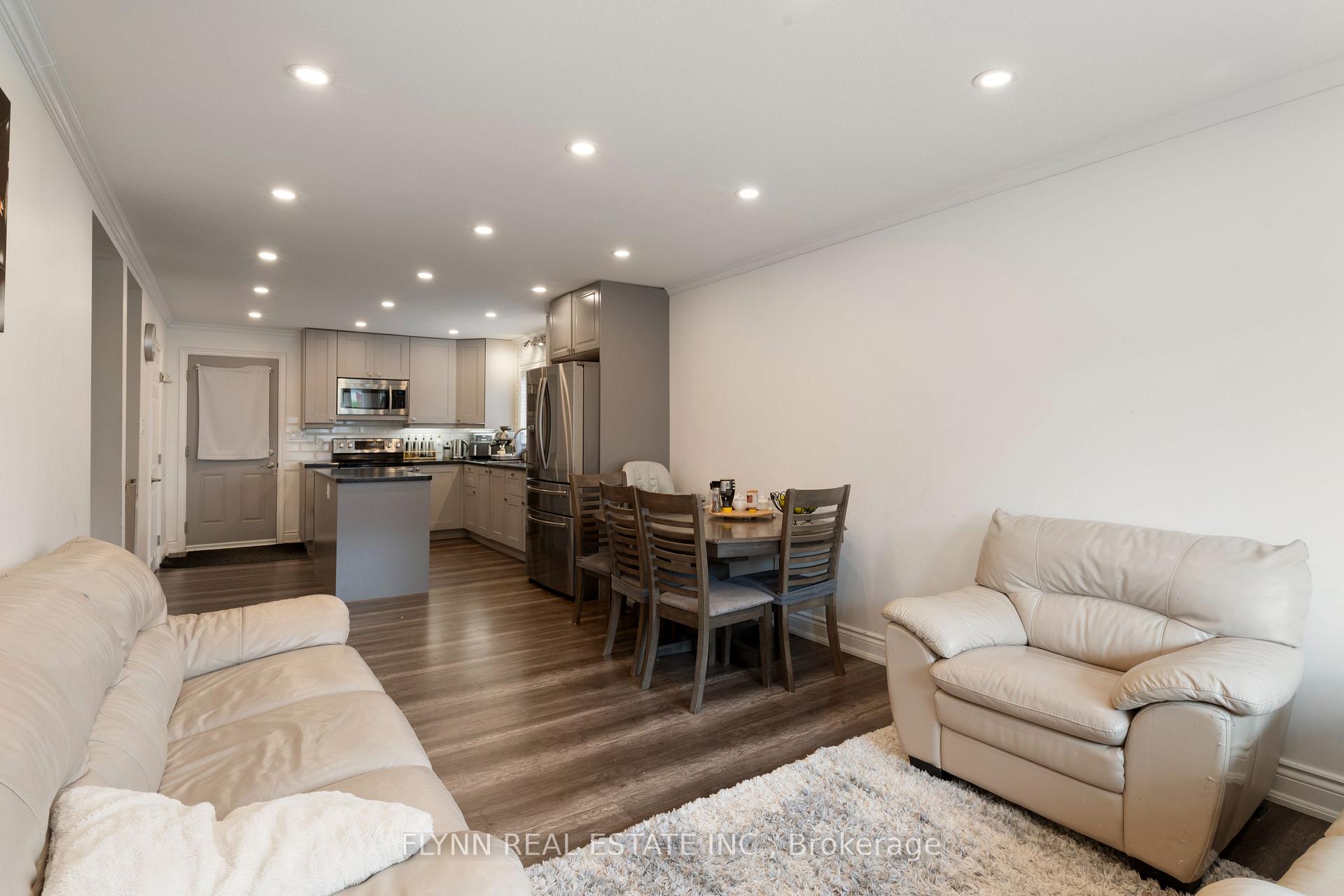 Photo 2 of 116 Elmview Street W, Welland, Prince Charles — HOMEH